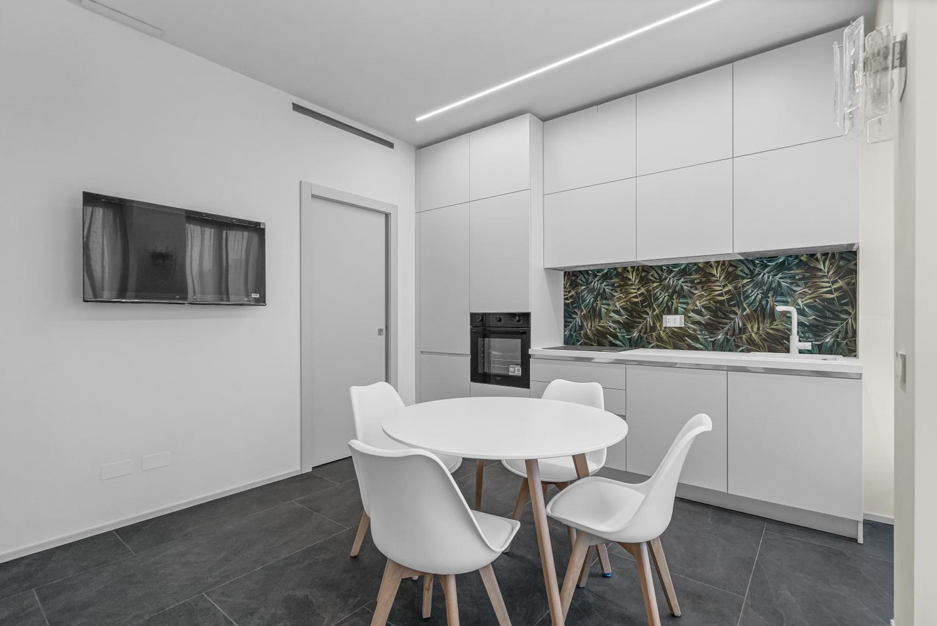 One-Bedroom Deluxe Apartment