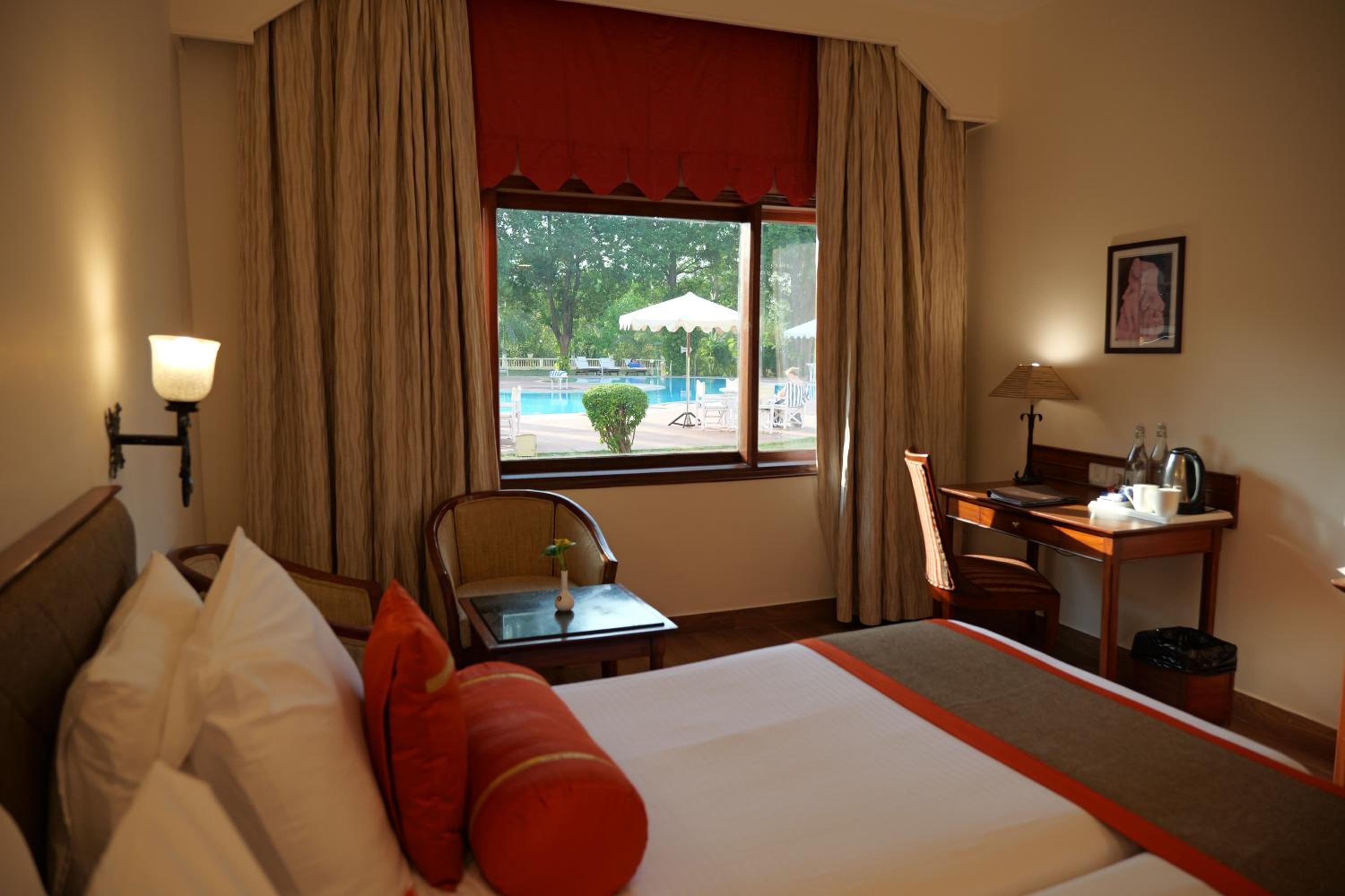 Twin Room with Pool View - Photo 2