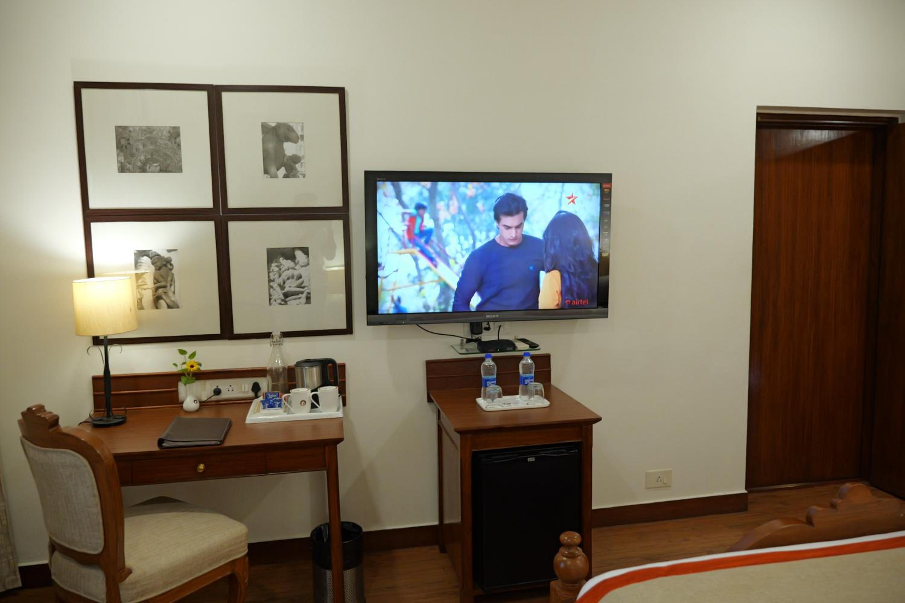 Deluxe Suite - Photo 6