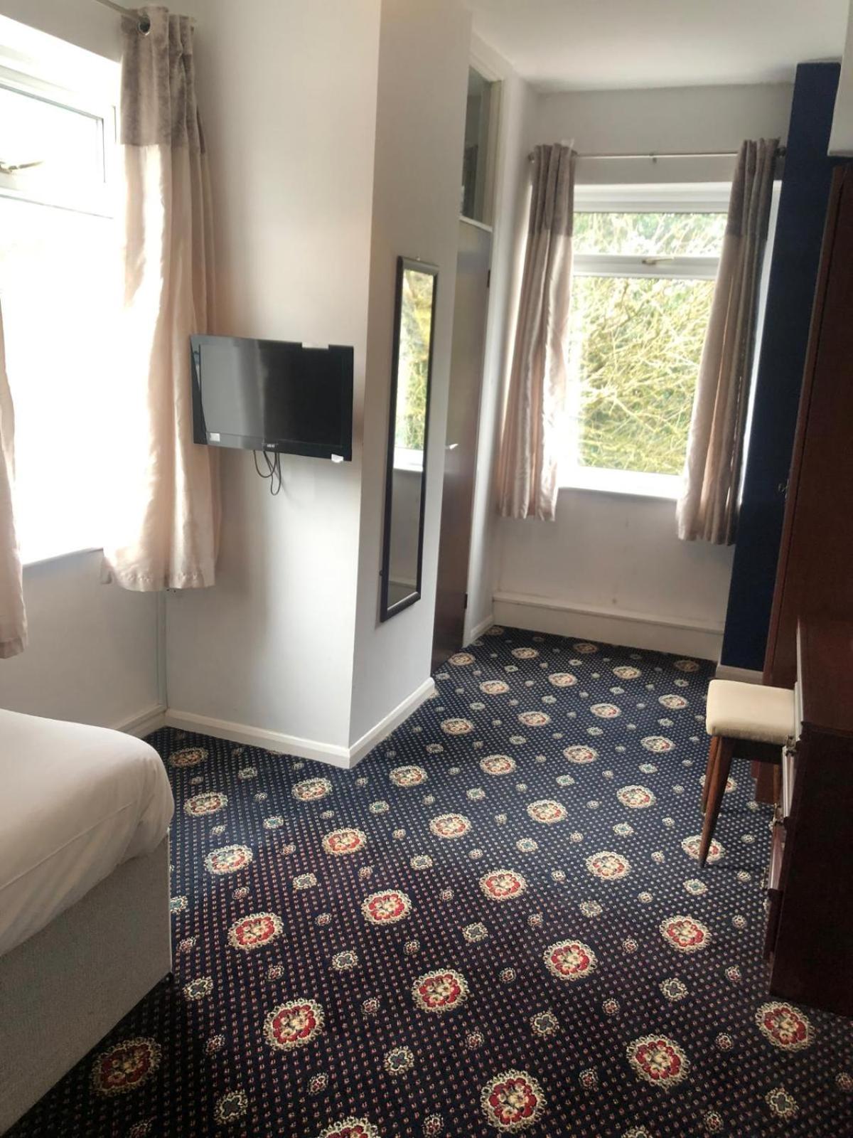 Single Room photo 3