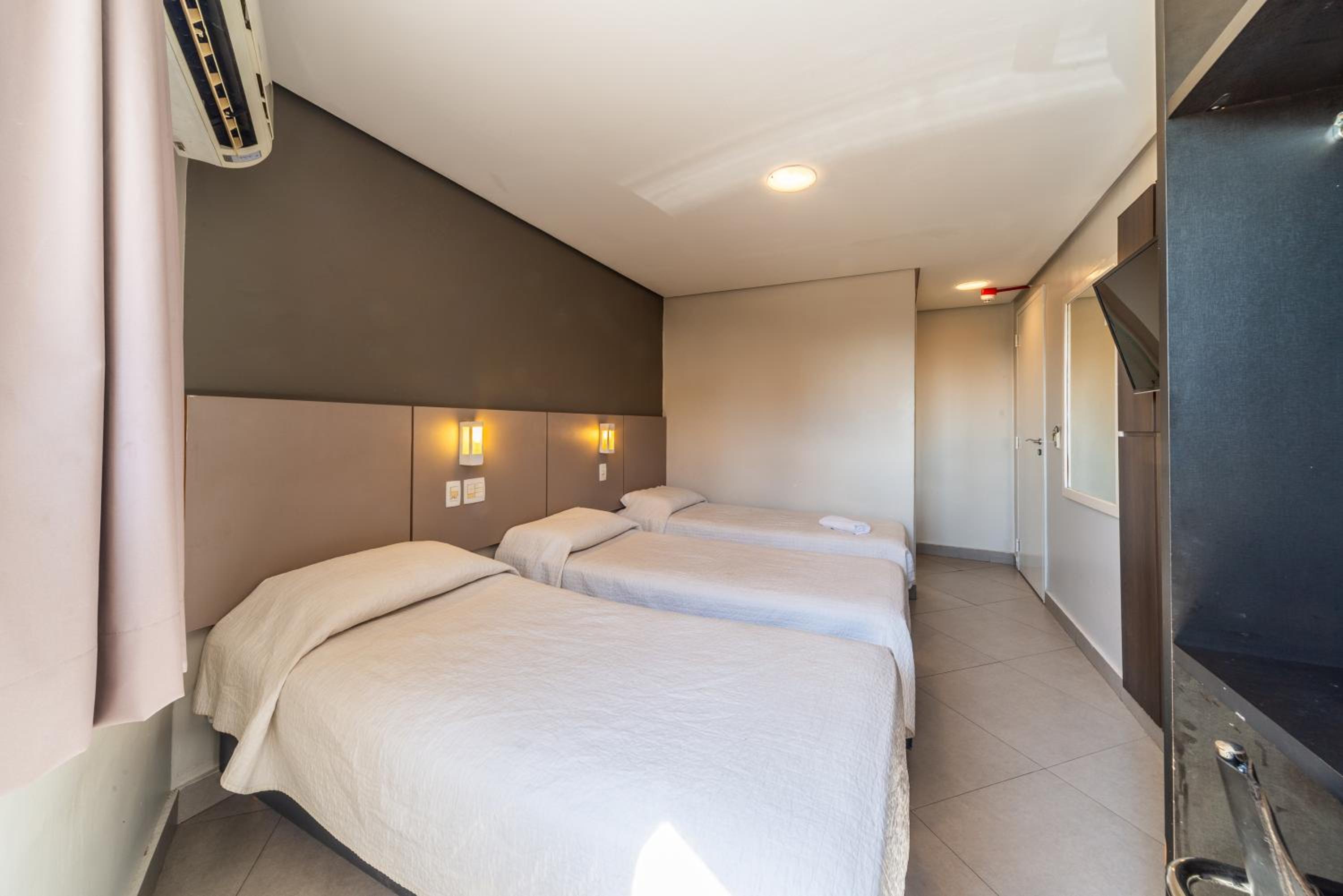 Deluxe Triple Room photo 2