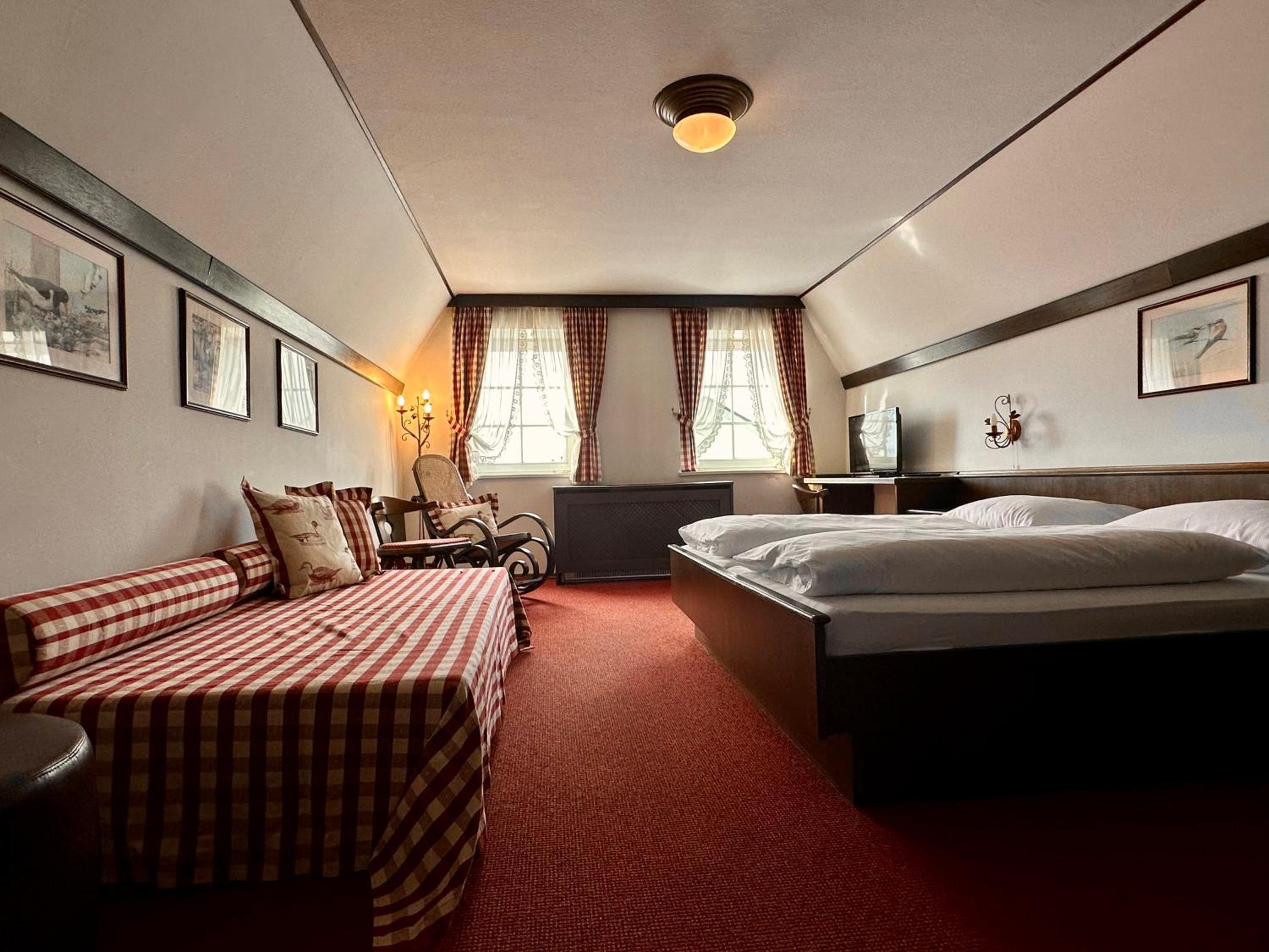 Triple Room with Bathroom - Photo 2