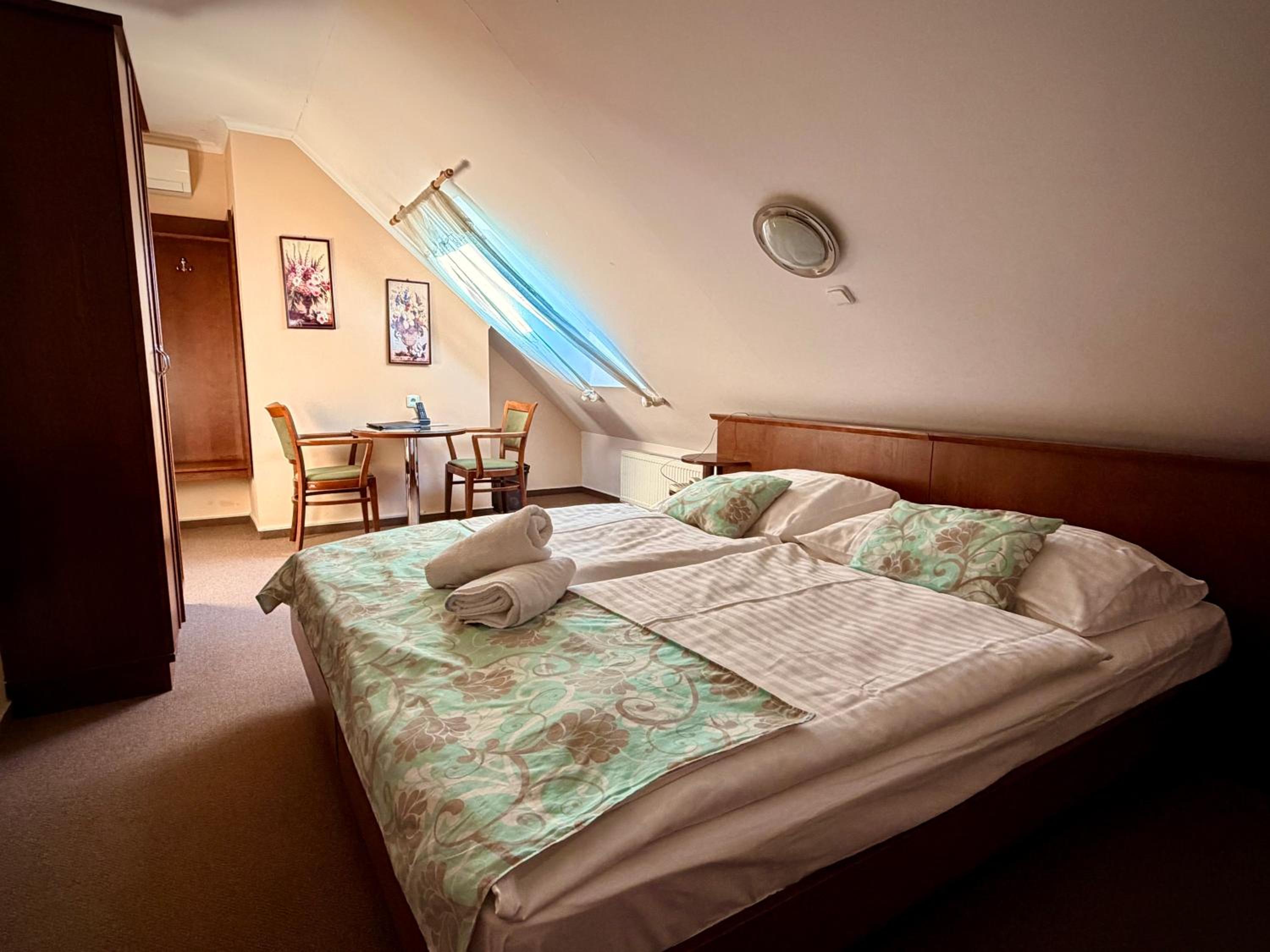 Economy Double Room photo 2