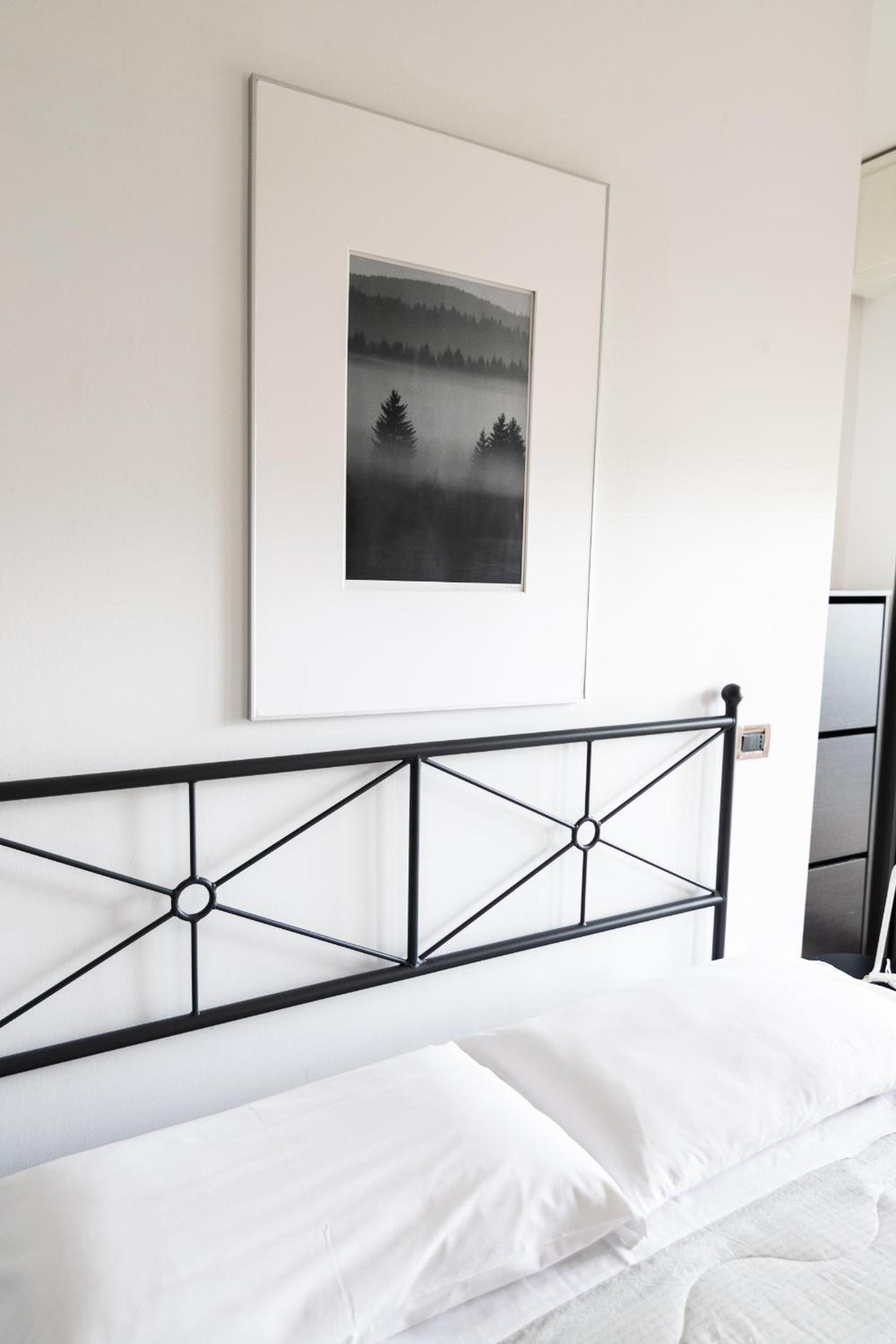 Three-Bedroom Premium Apartment with Balcony photo 2