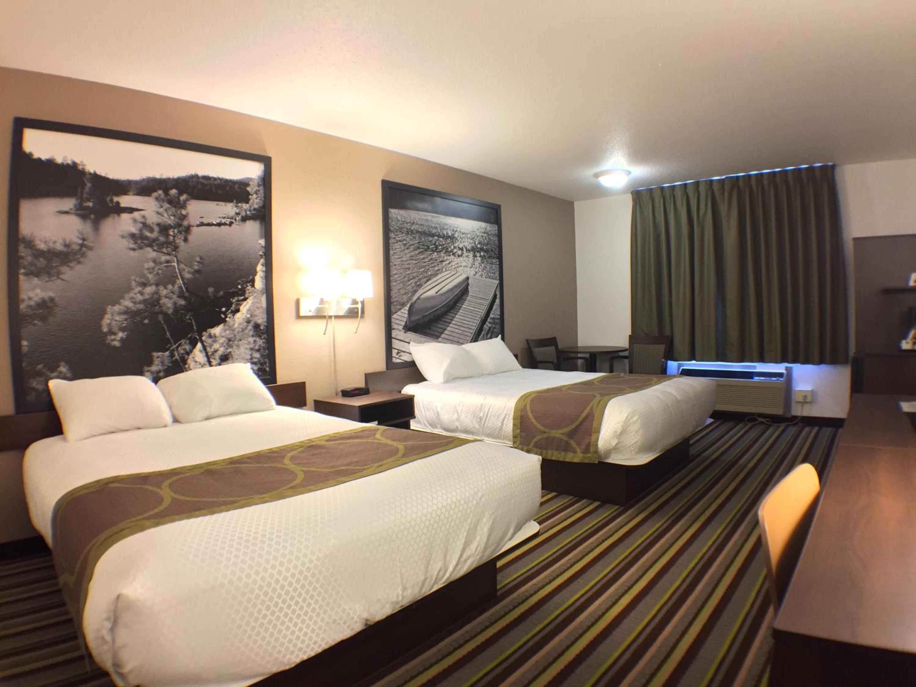 Queen Room with Two Queen Beds - Non-Smoking - Photo 1