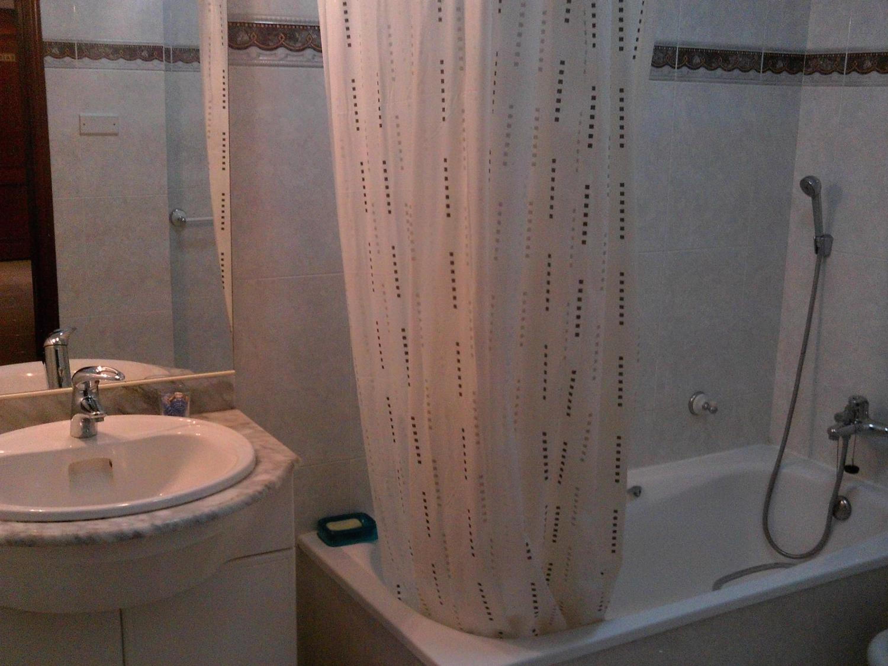 Twin Room With Shared Bathroom photo 3