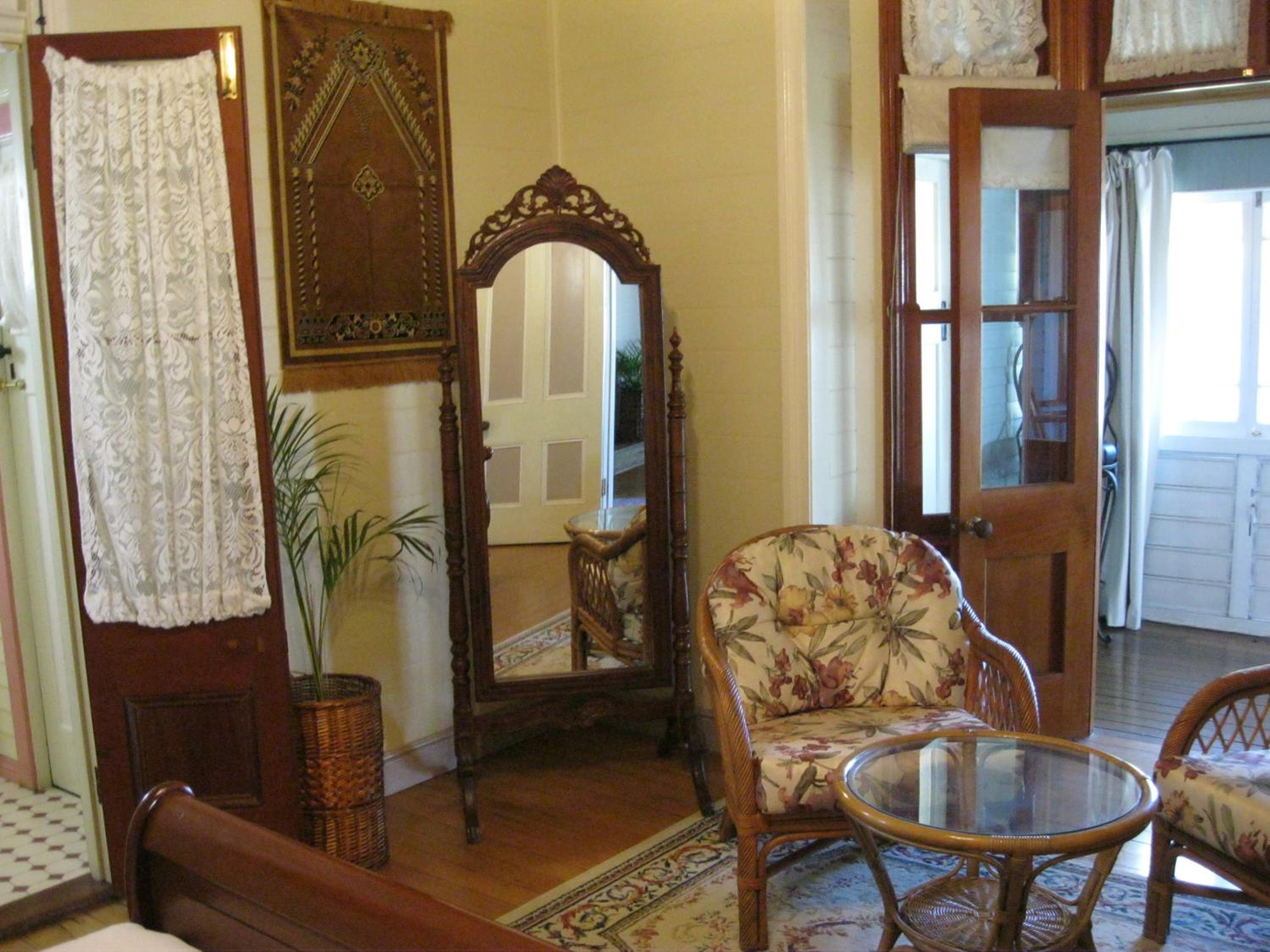 Gold - Queen Room photo 2