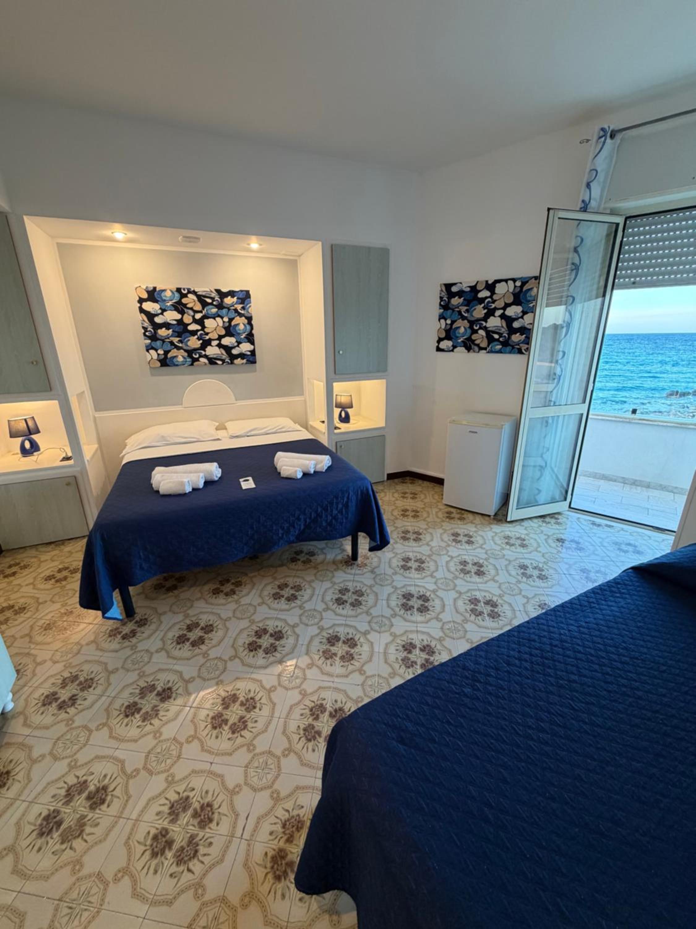 Deluxe Triple Room with Sea View - Photo 6