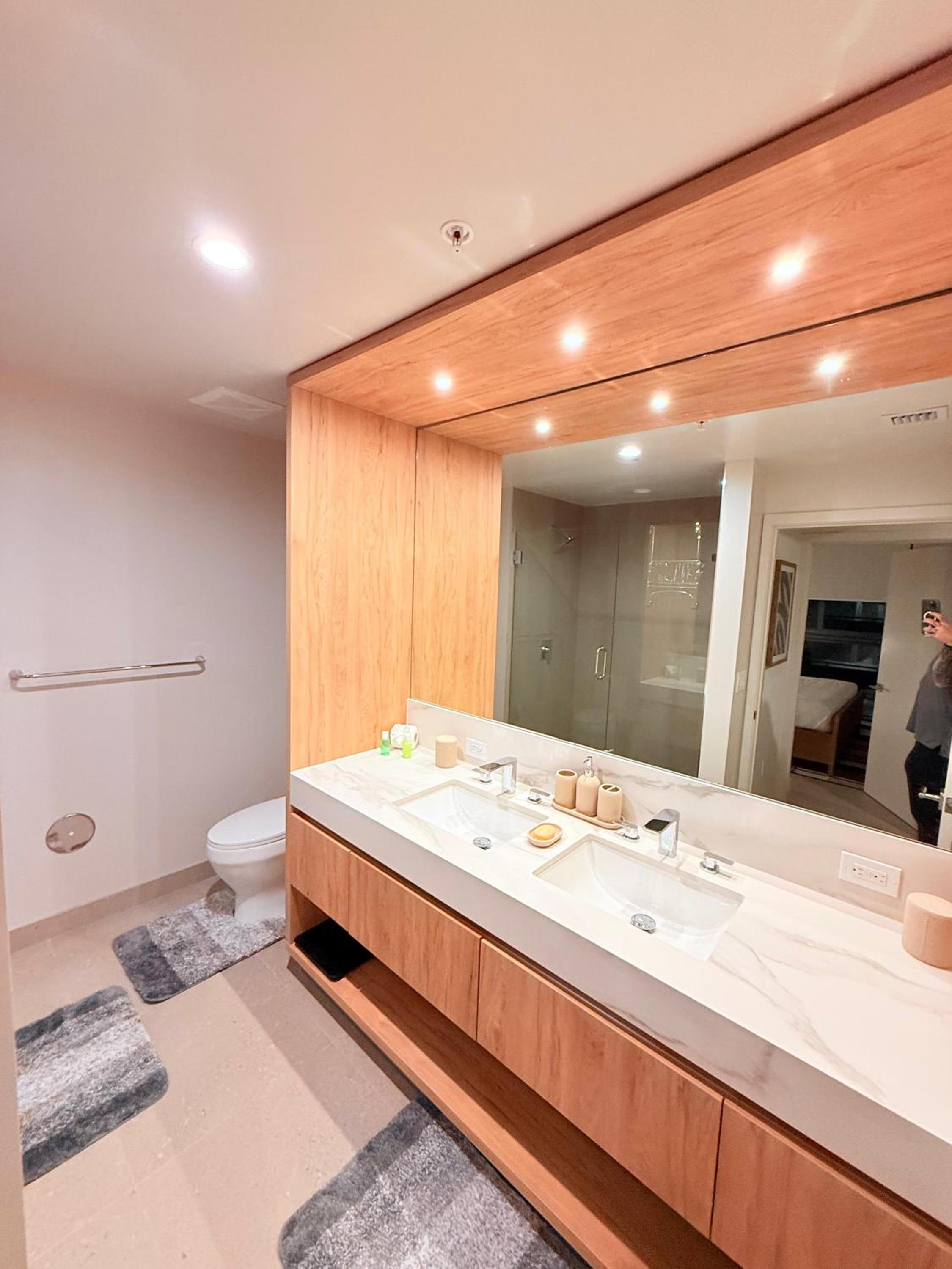 Two-Bedroom Apartment with Balcony photo 1