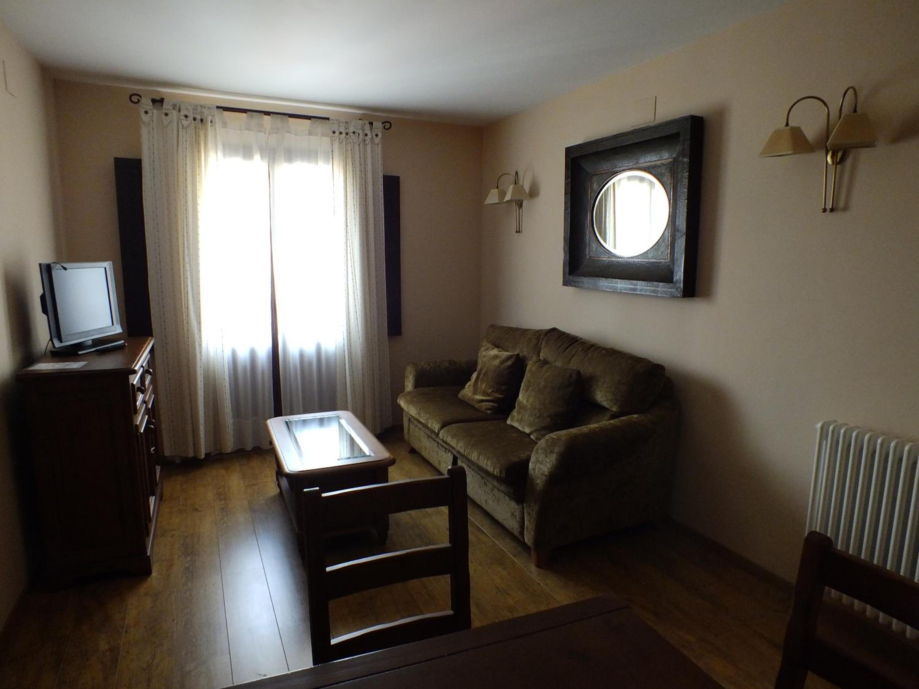 Family Room (2 Adults + 2 Children) photo 3