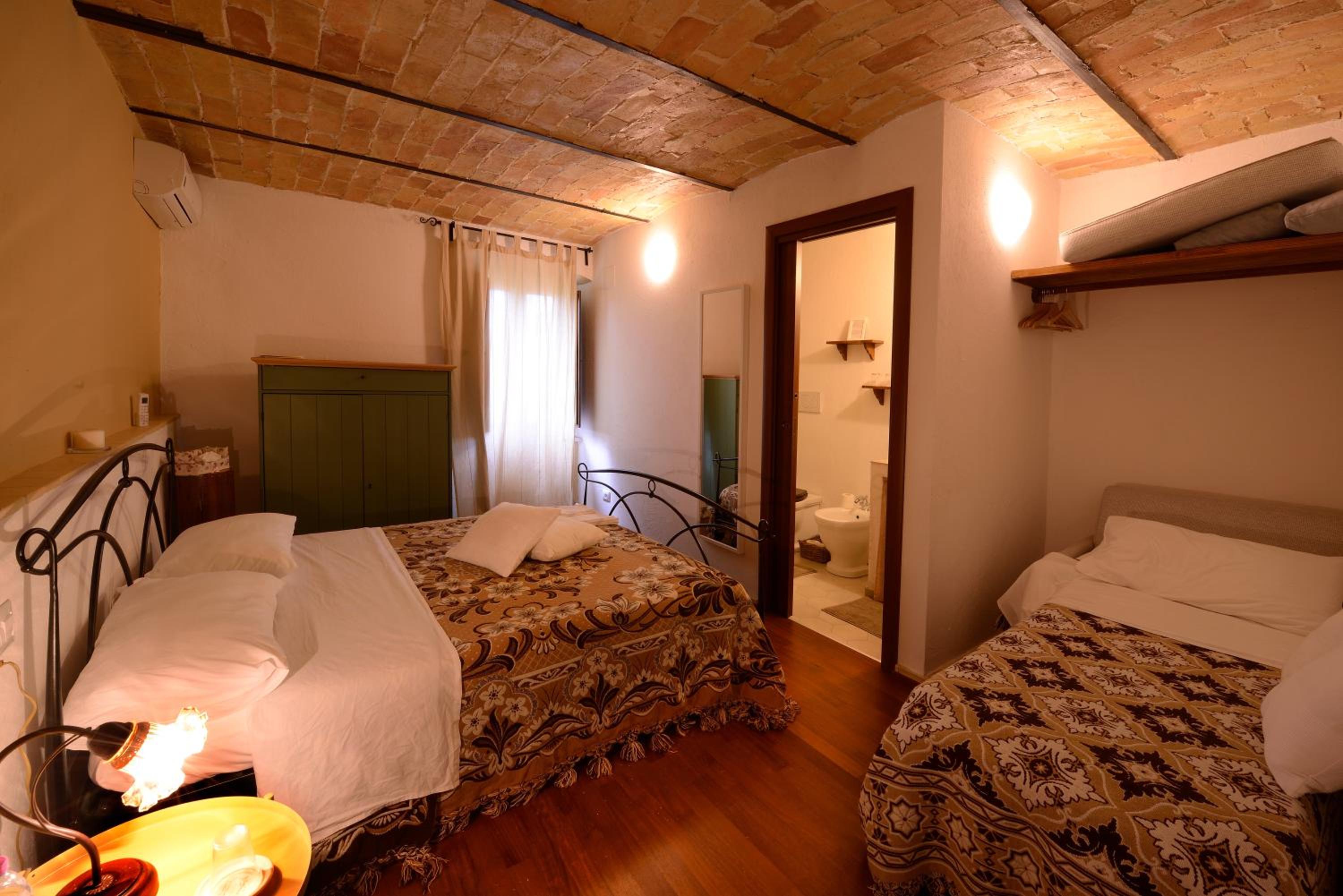 Two-Bedroom Deluxe Apartment with Garden View photo 3