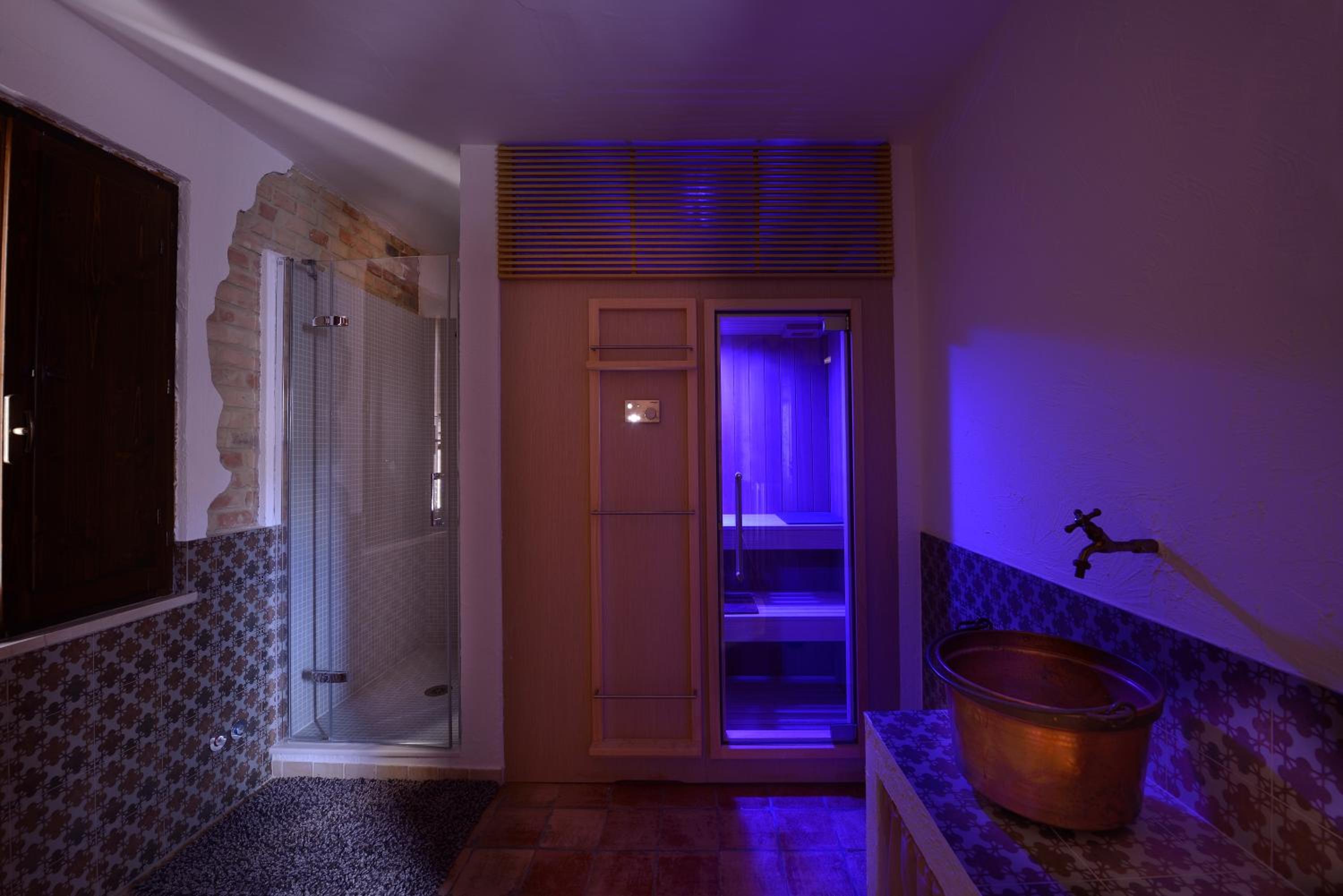 Two-Bedroom Deluxe Apartment with Garden View photo 1