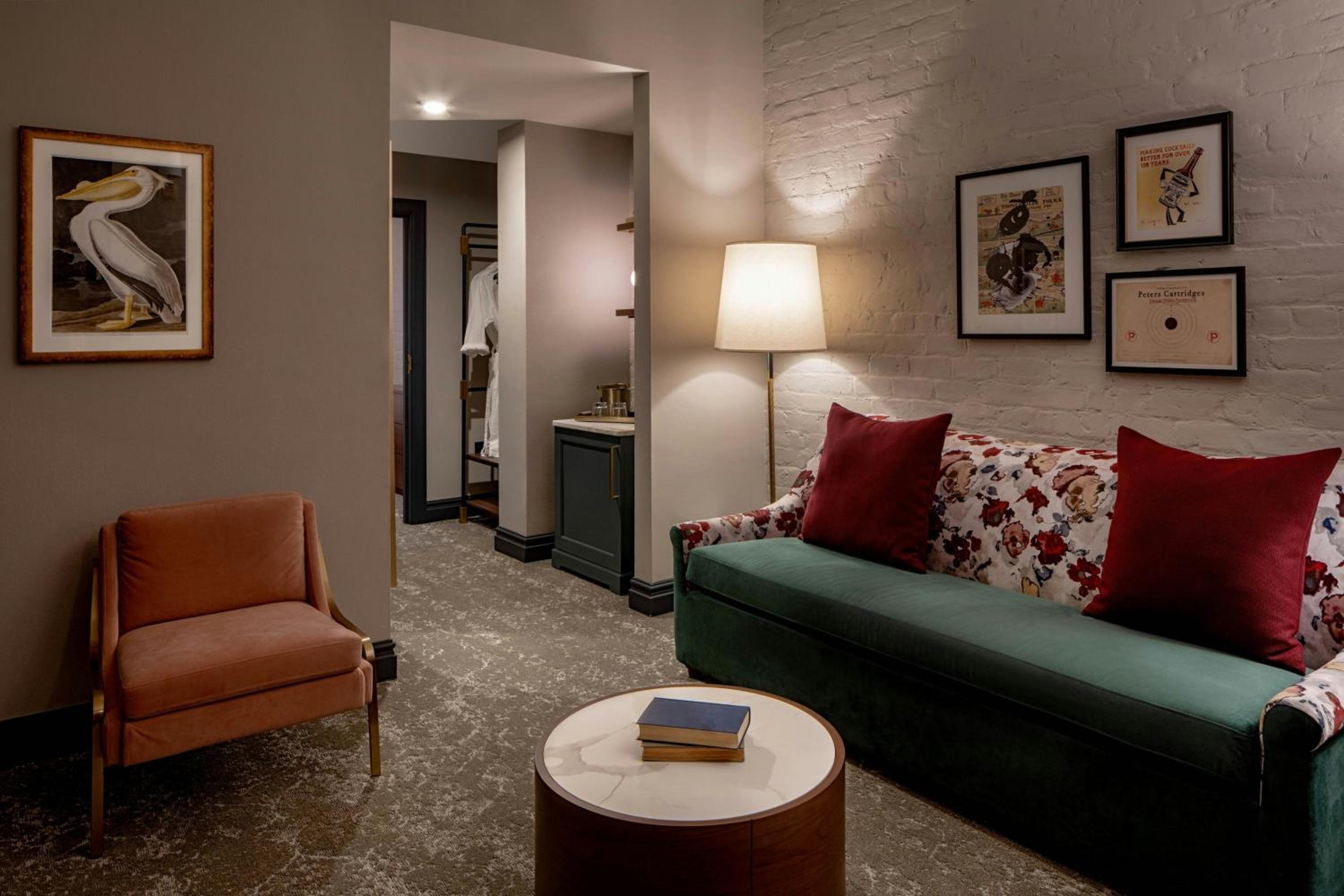 Two Queen Suite, Magazine St View - Photo 1