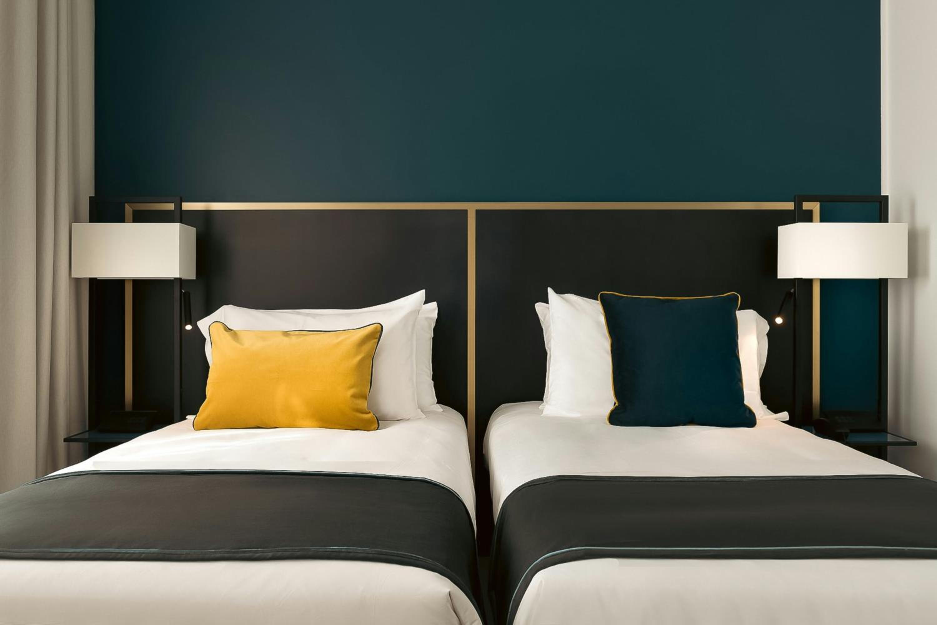 Deluxe King Room - Photo 1