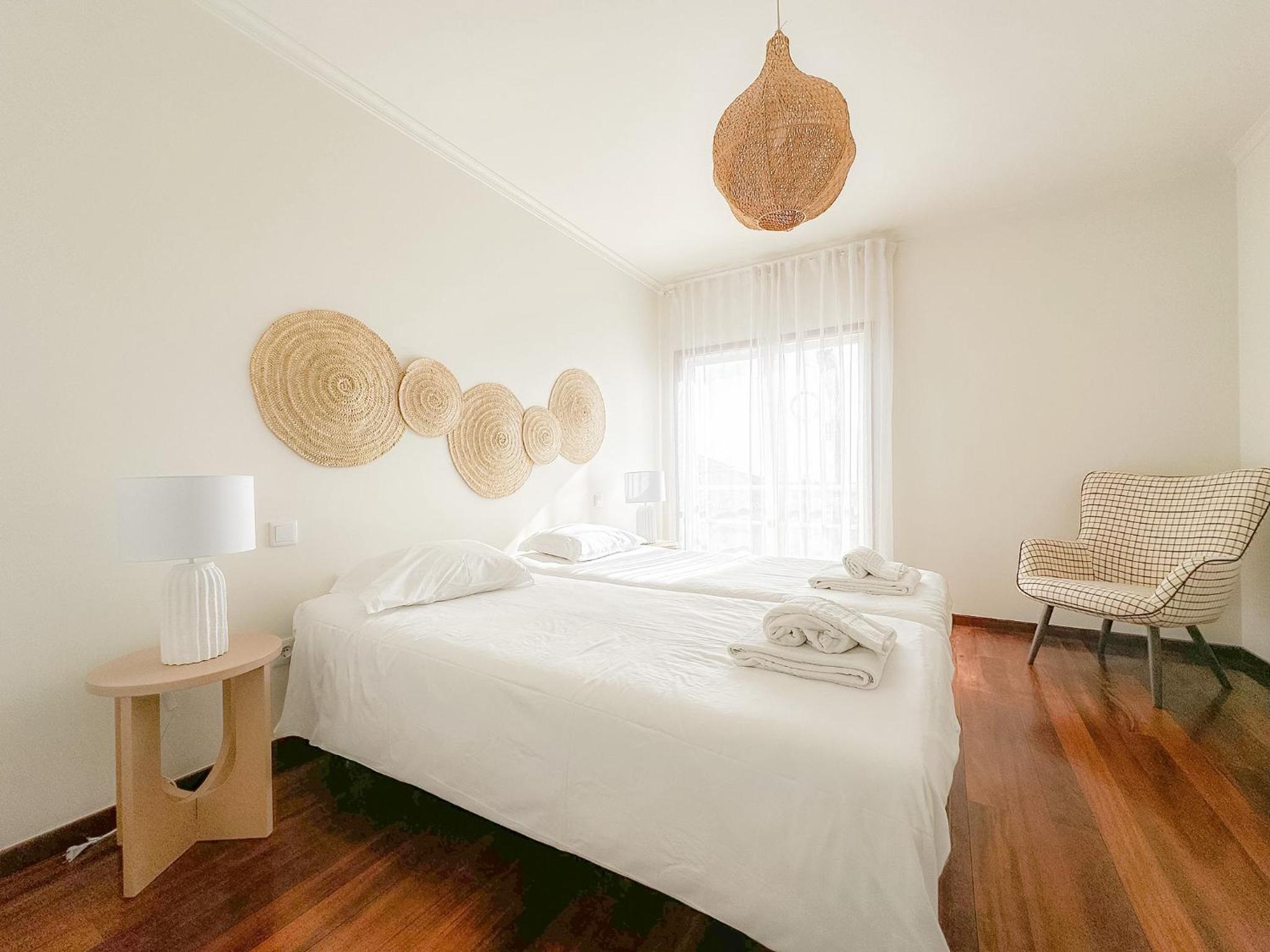 Deluxe Double Room with Side Sea View