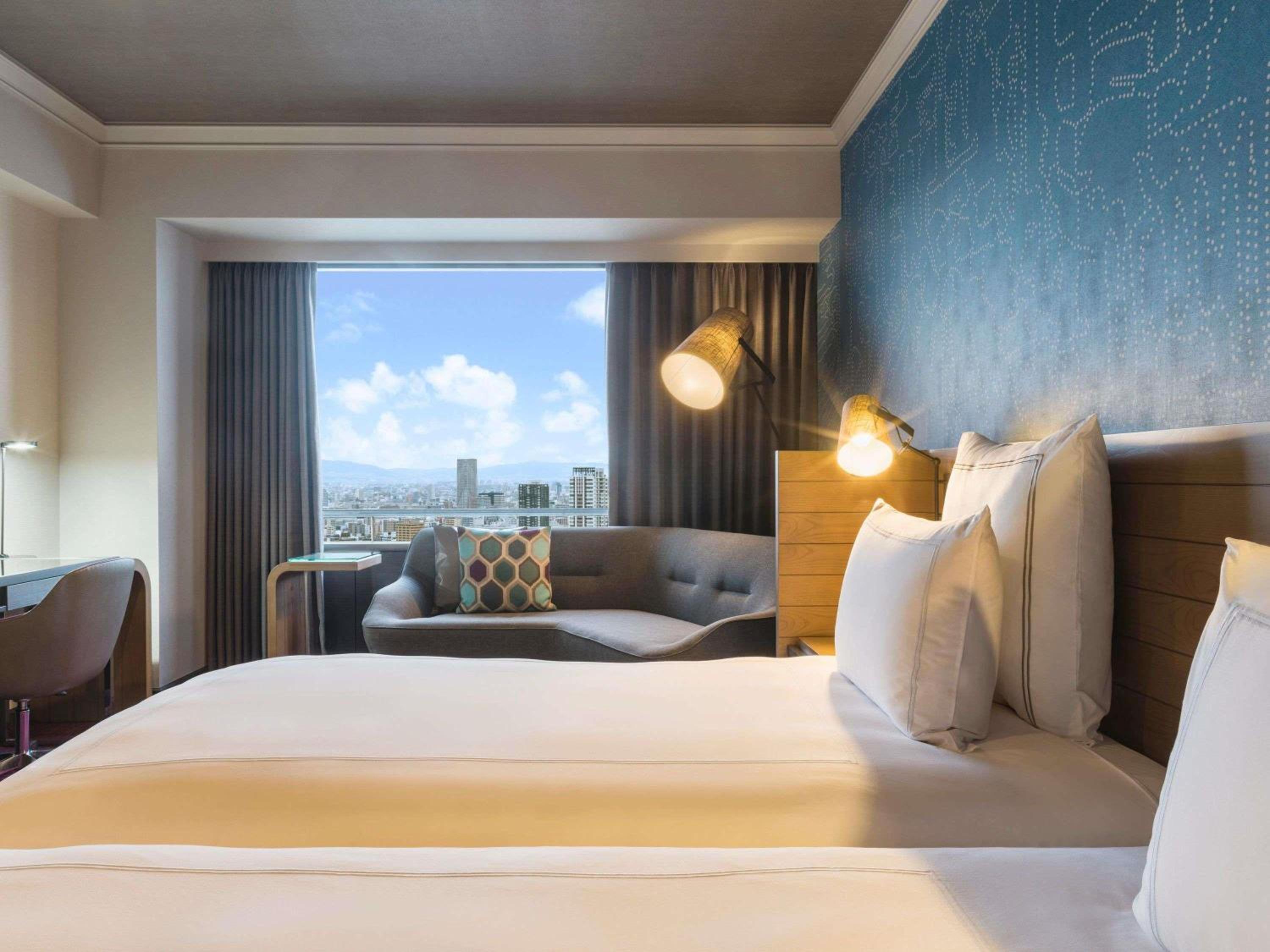 Swiss Executive Triple Room with Executive Lounge Access - High Floor photo 2