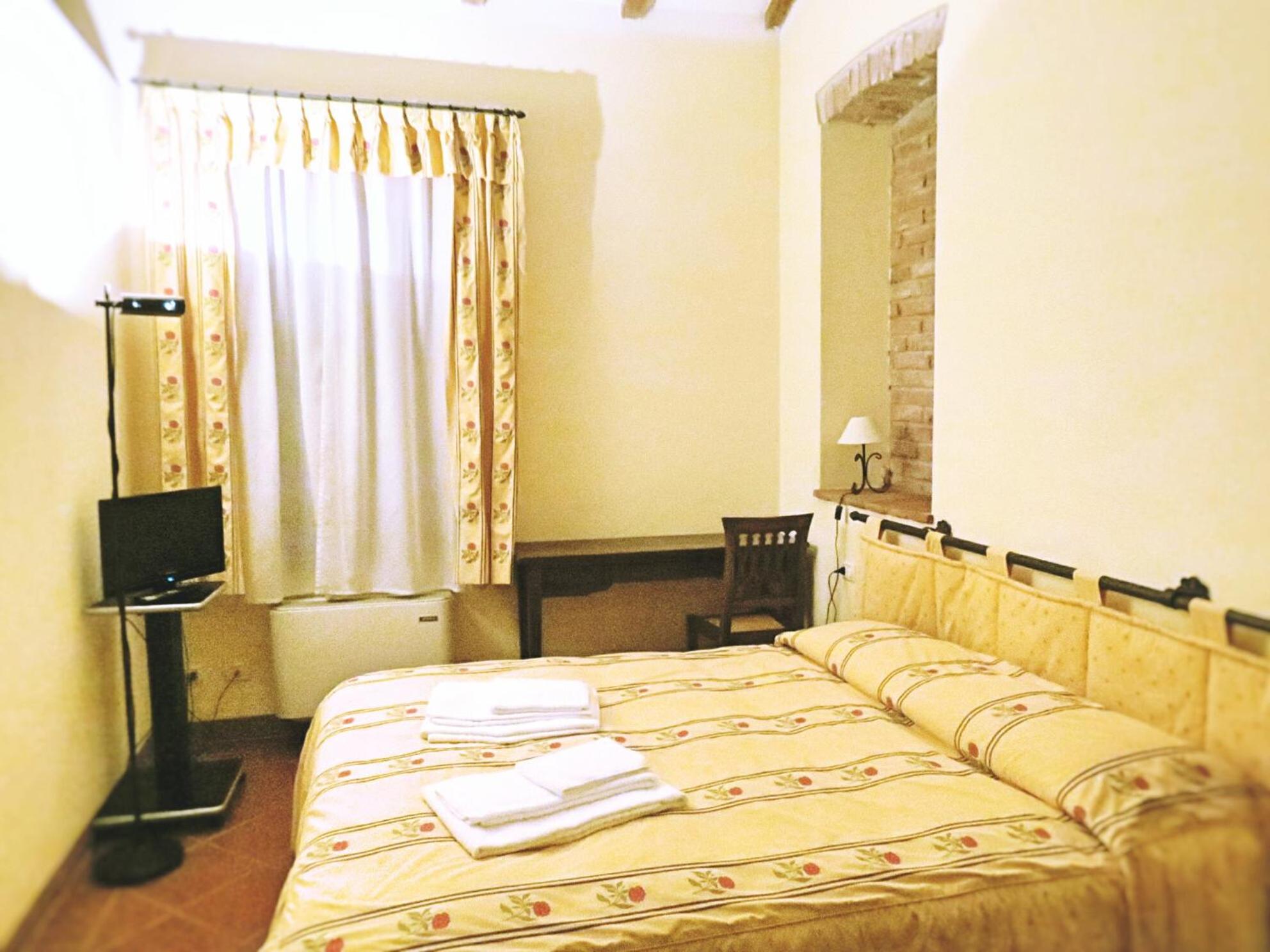Double Room with Private Bathroom photo 3