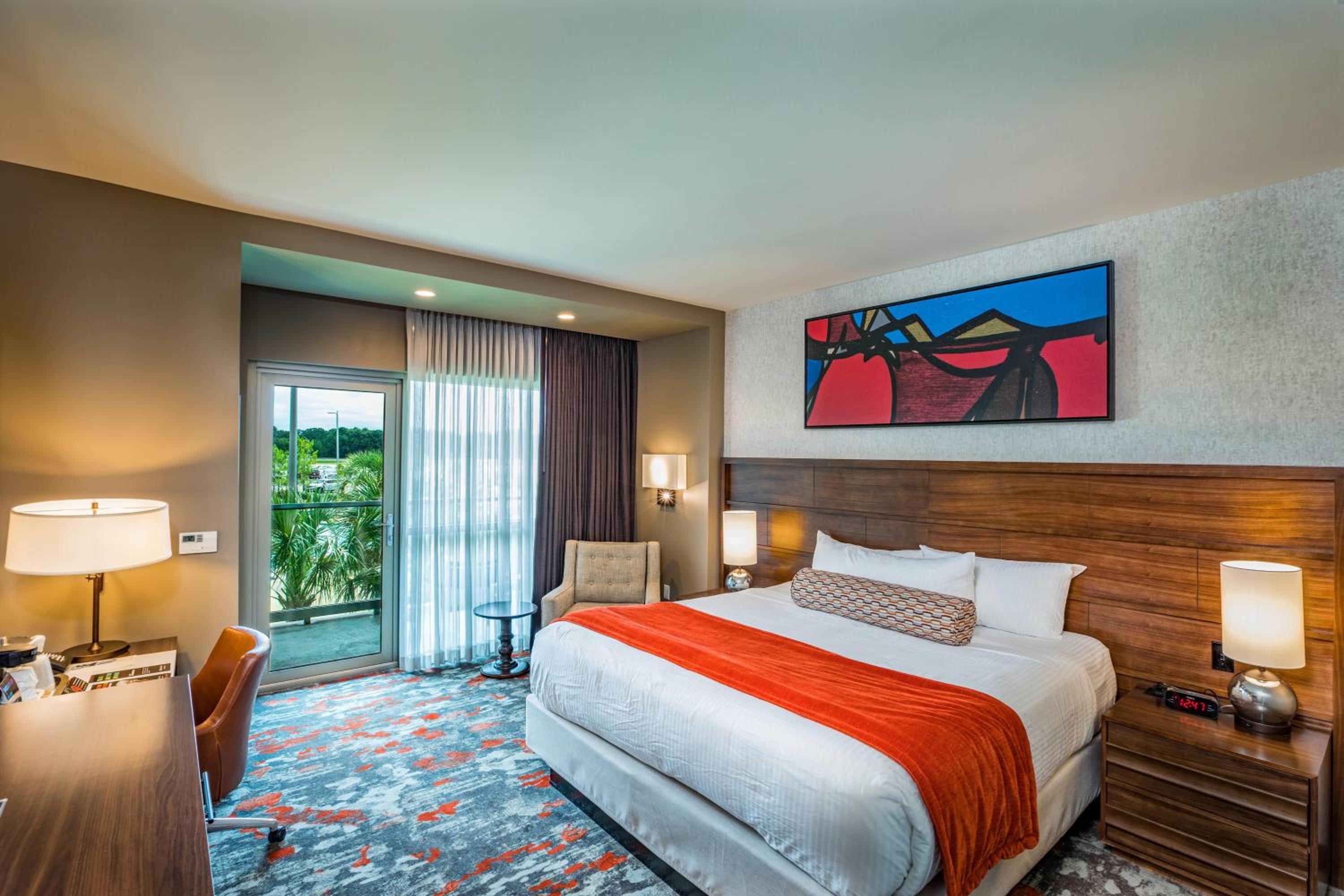 Premium King Room (West Tower) - Non-Smoking photo 1