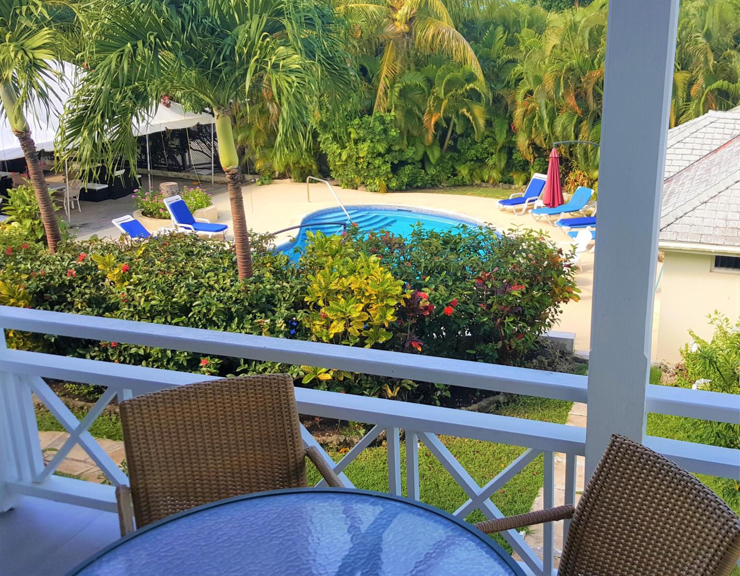 Apartment with Pool View  photo 3