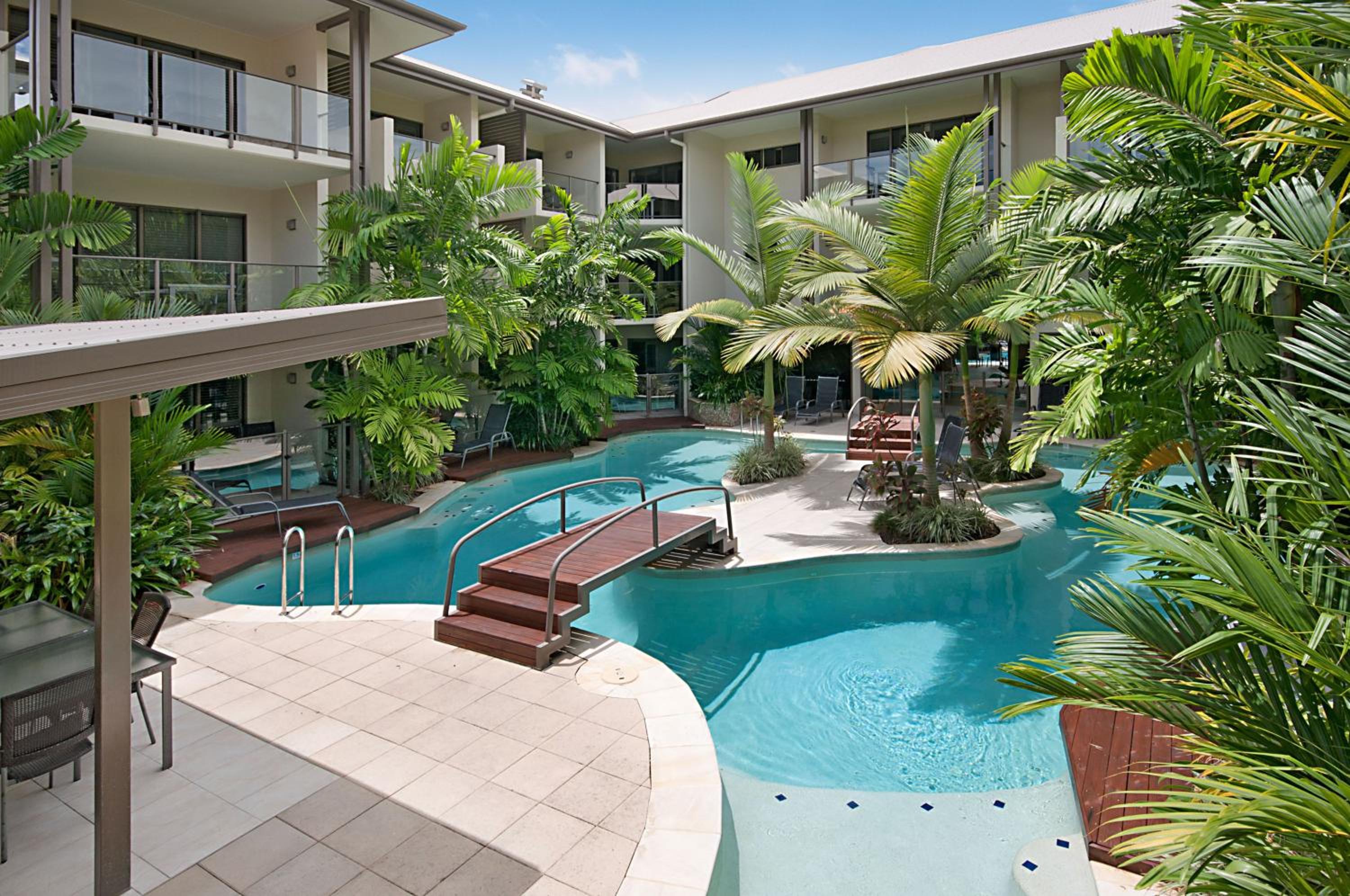 Studio with Pool Access and Shared Deck