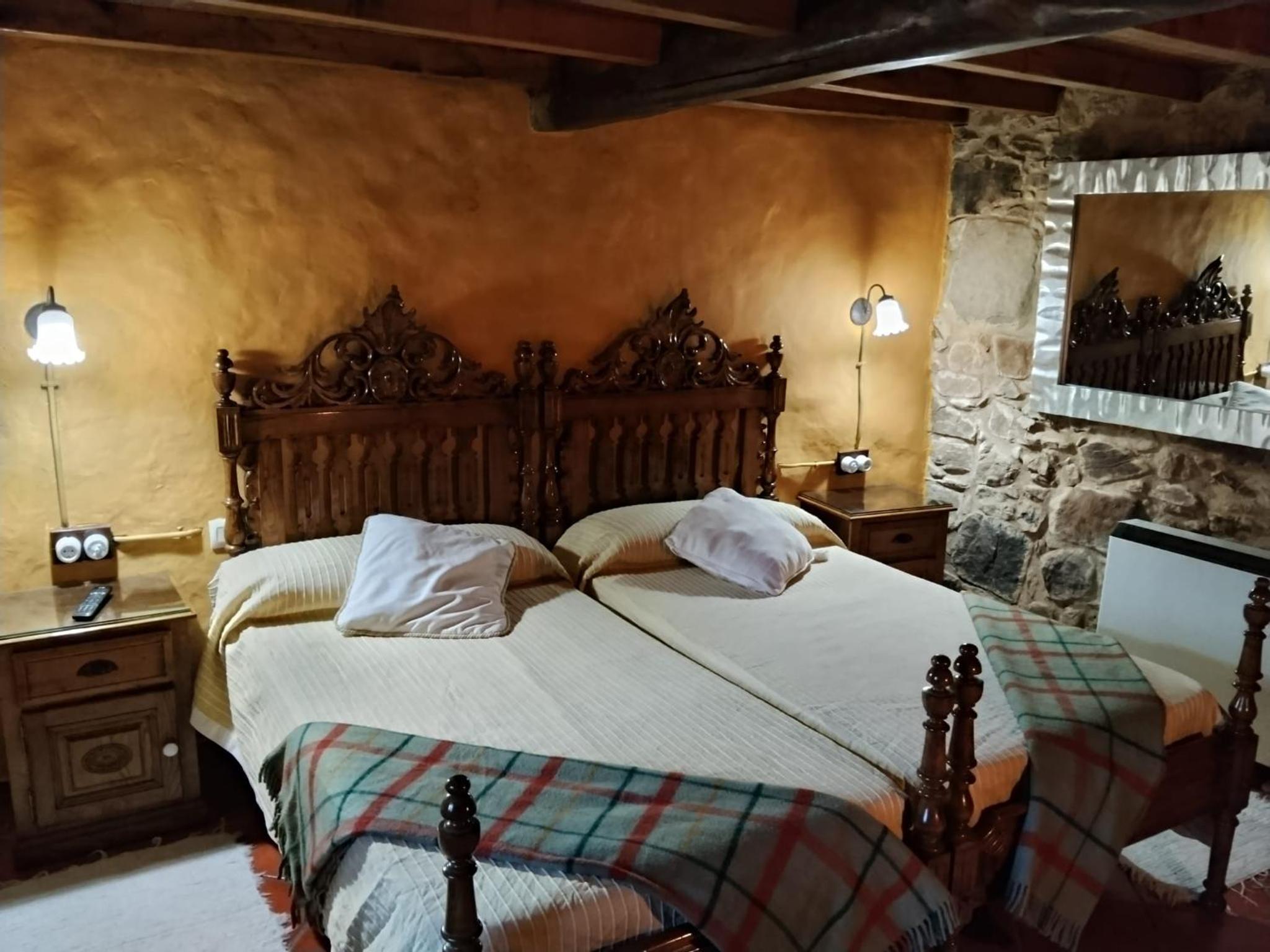 Deluxe Double Room with Bath photo 3