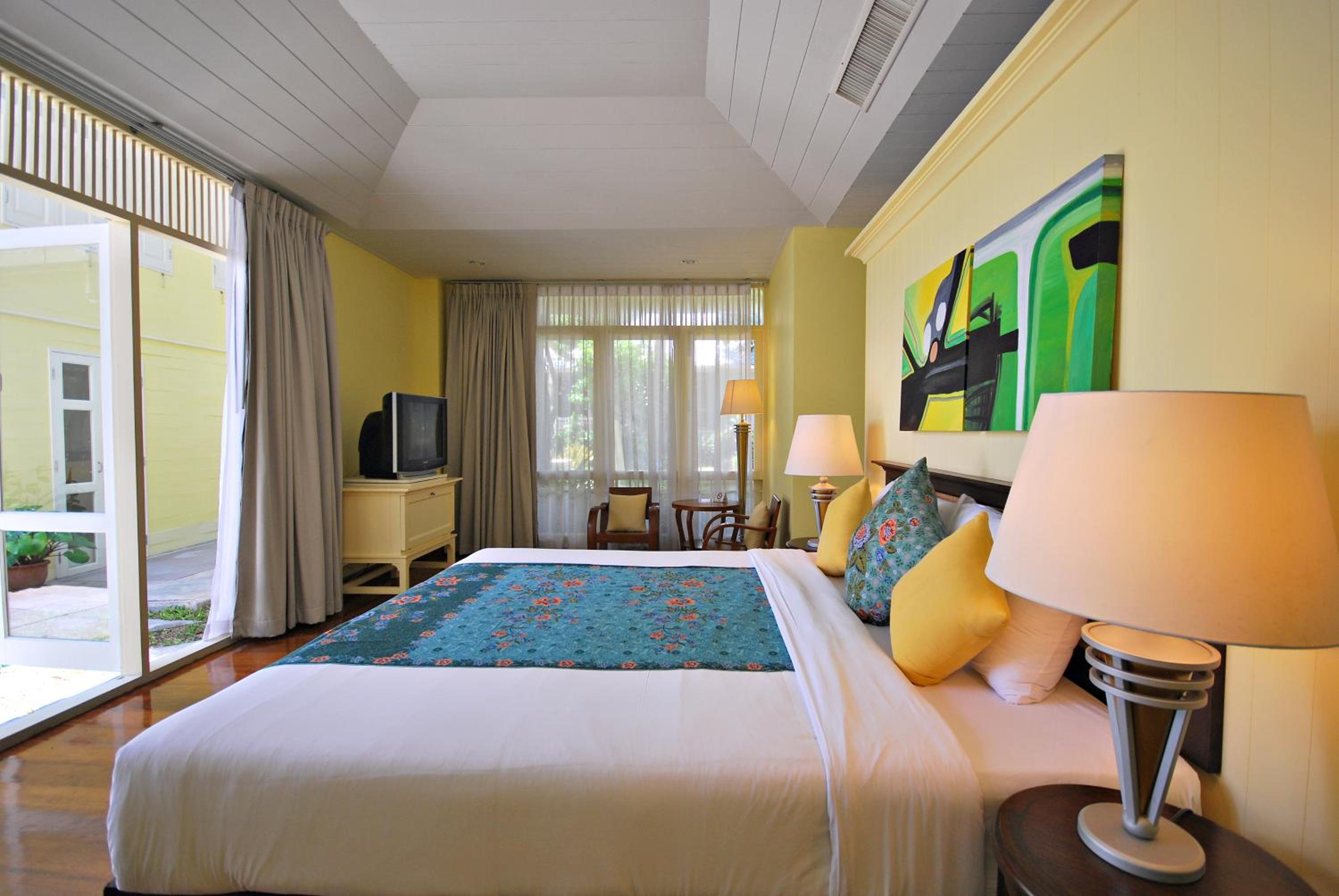Double Room with One Double Bed and 2 Adults Occupancy (Non Smoking) photo 1