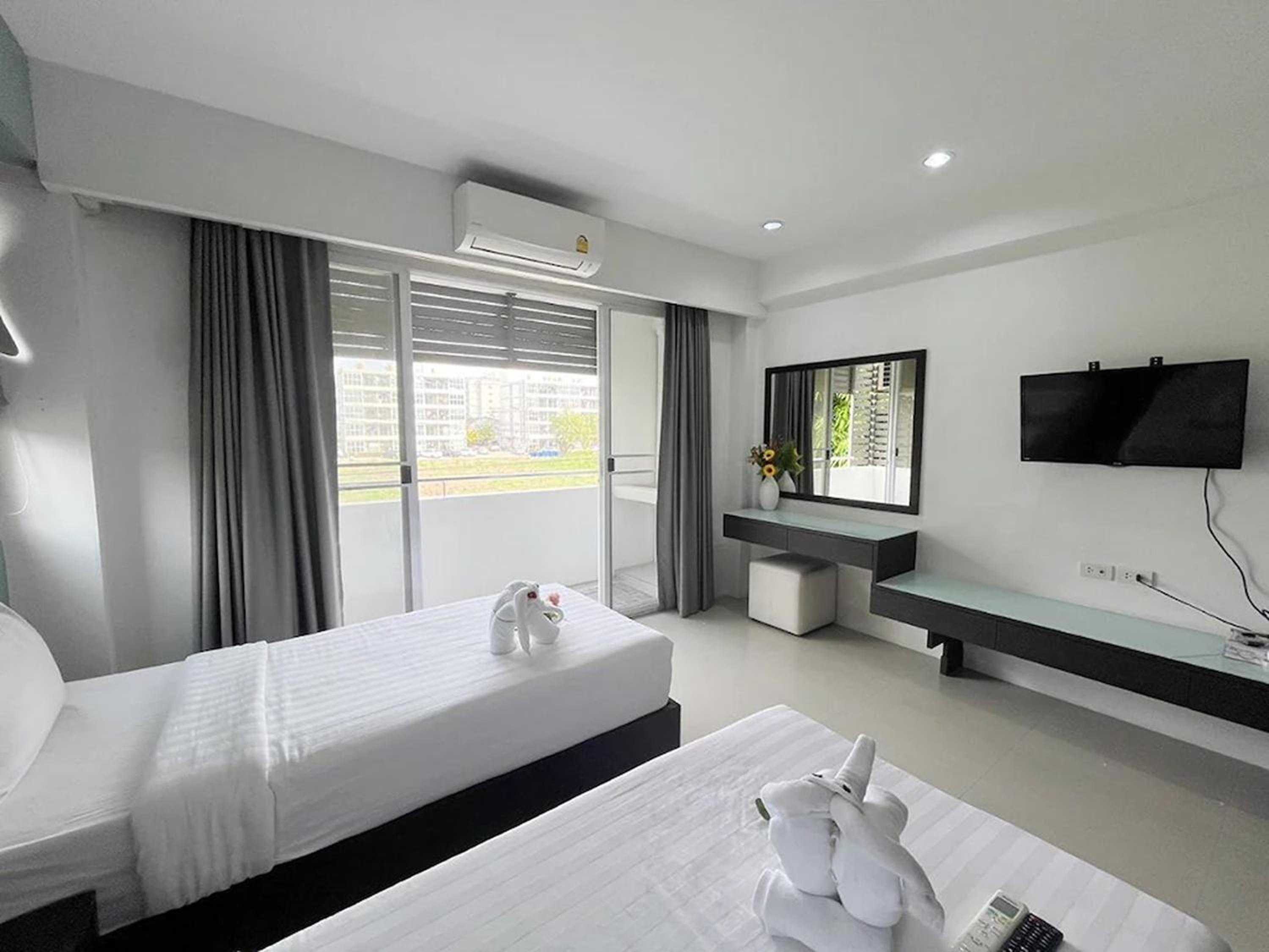 Superior Twin Room photo 2