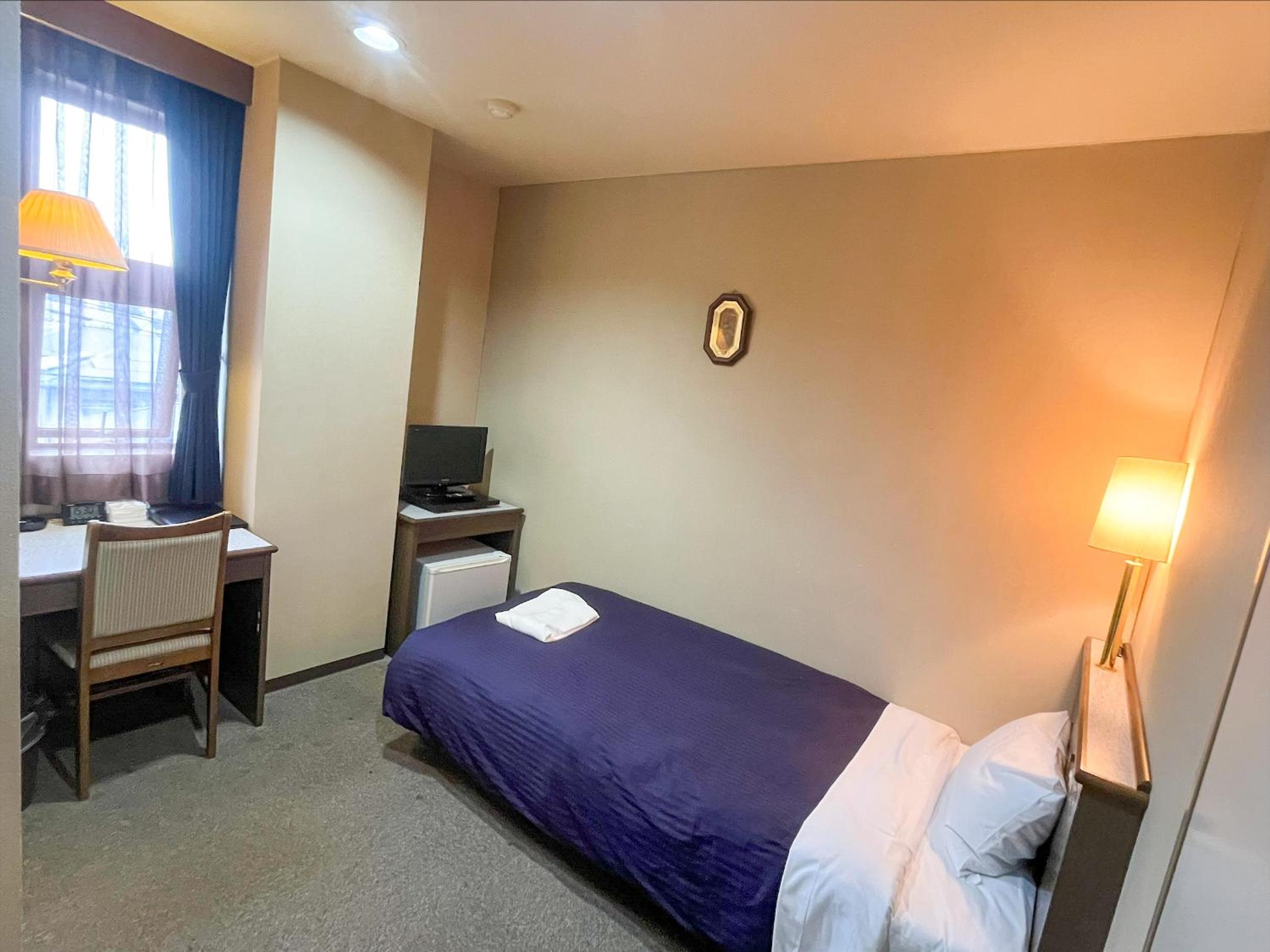 Single Room - Annex - Smoking