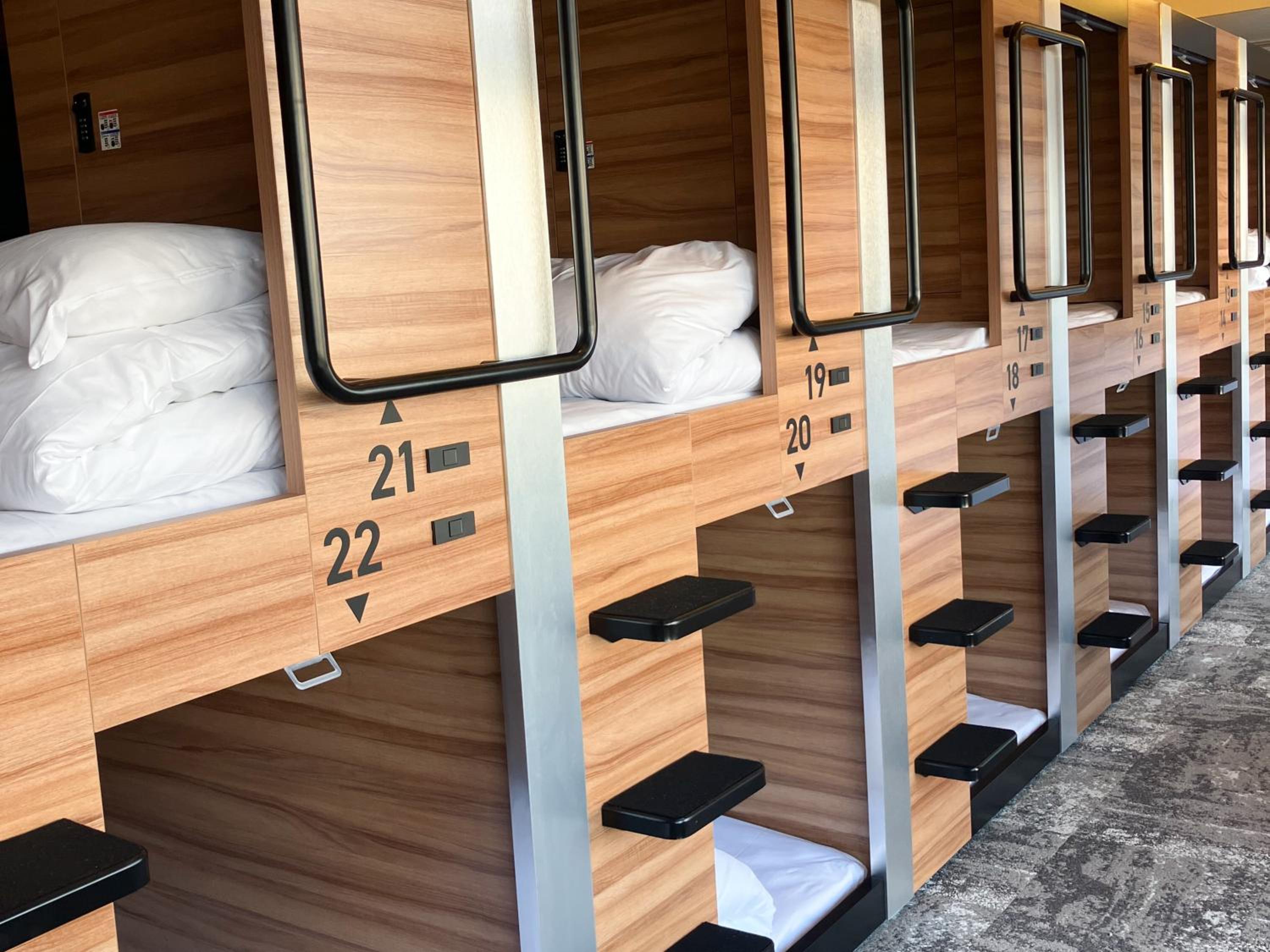MAX CABIN Capsule Room for Men Only