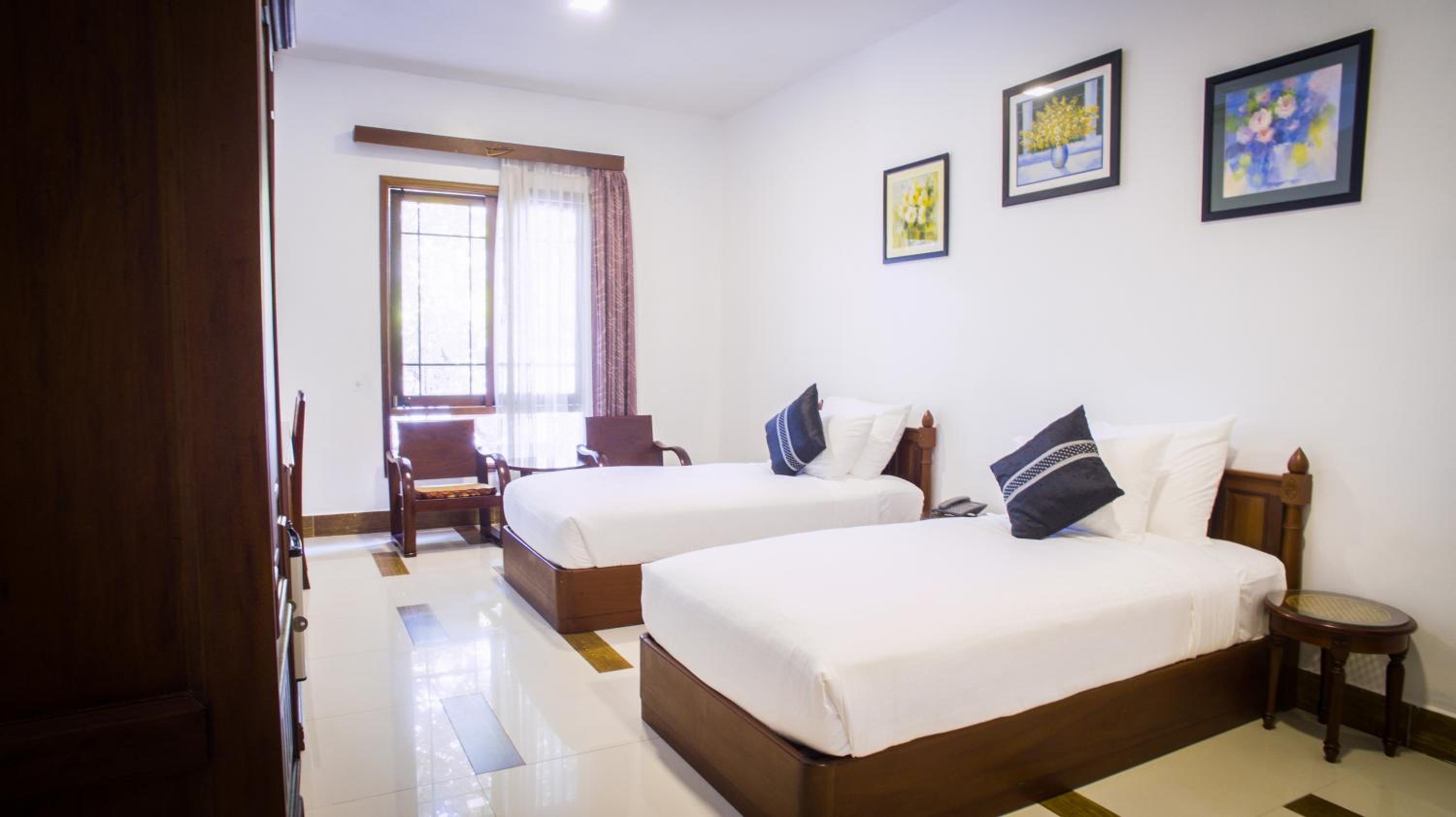 Deluxe Twin Room with City View photo 3