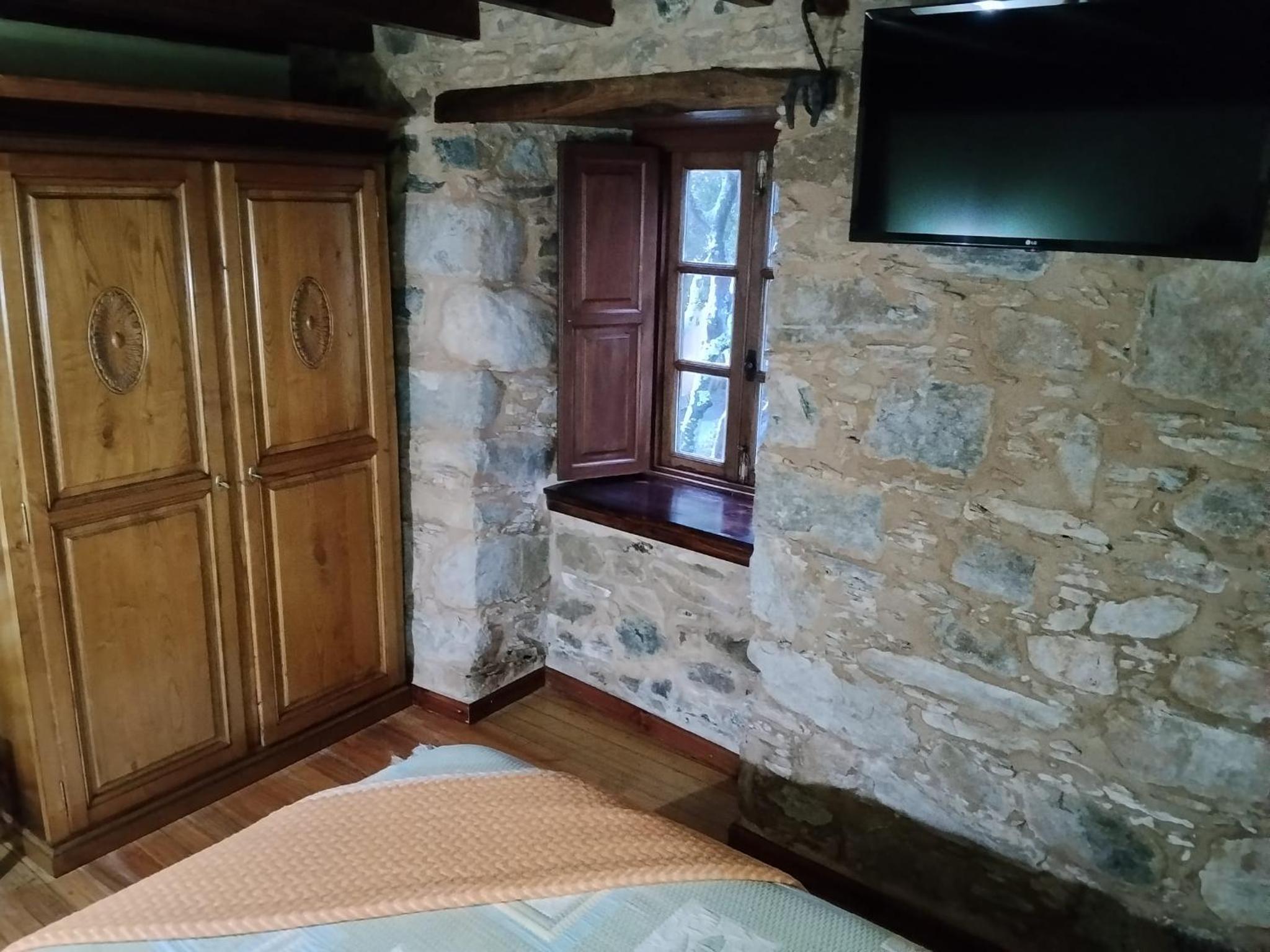 Double Room with Private Bathroom photo 1