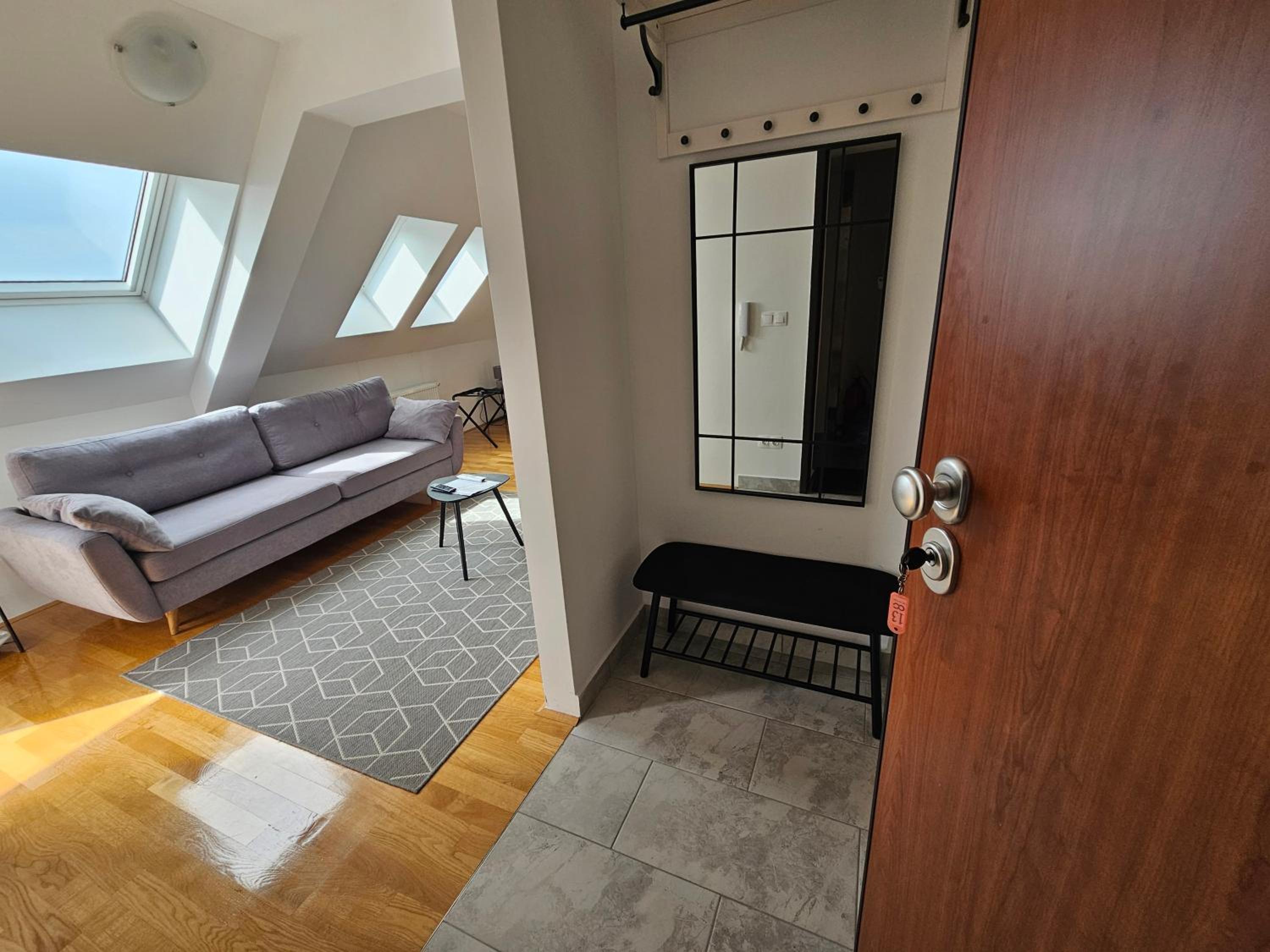 One-bedroom Loft Apartment  photo 2