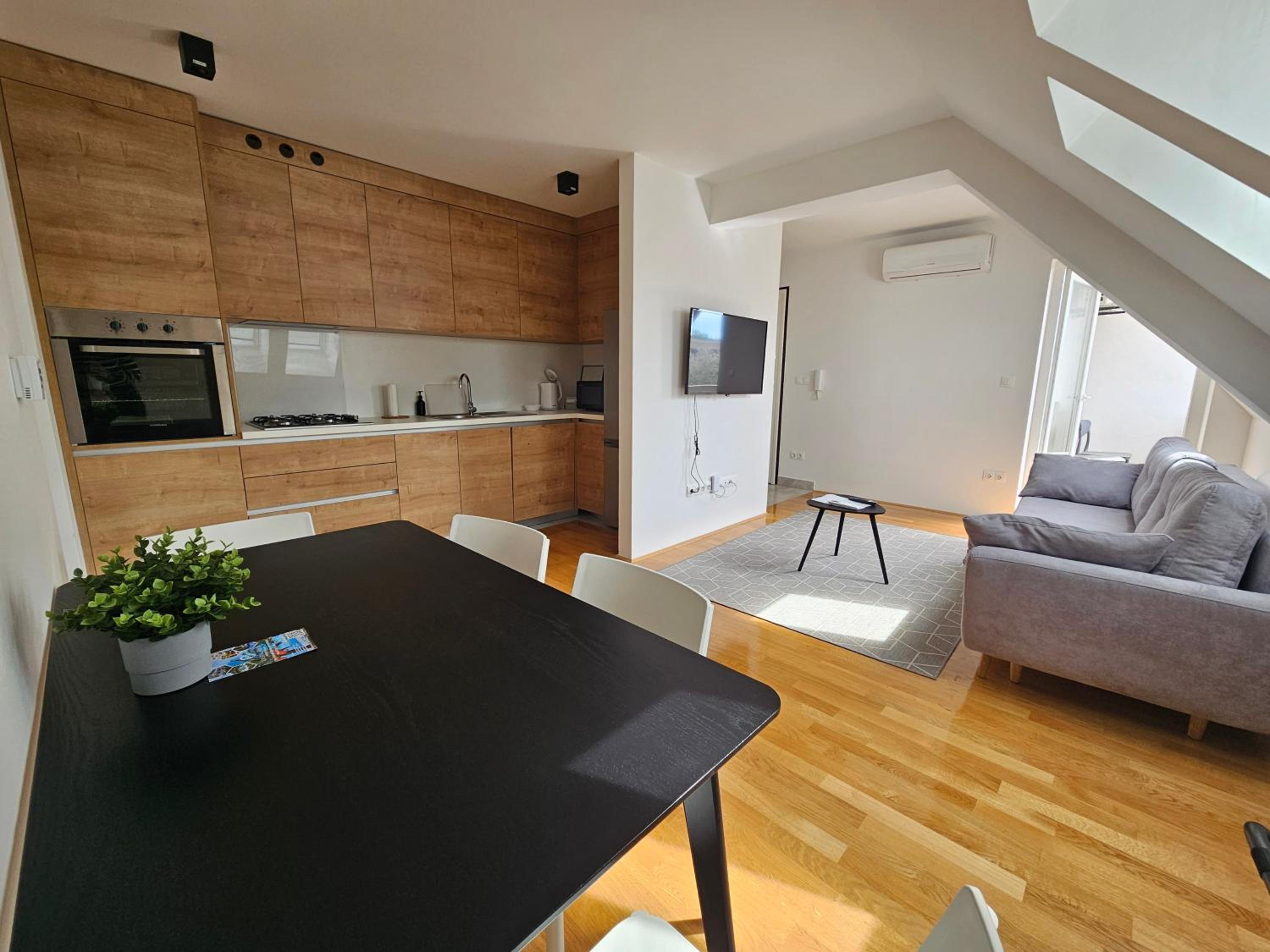 One-bedroom Loft Apartment  photo 3