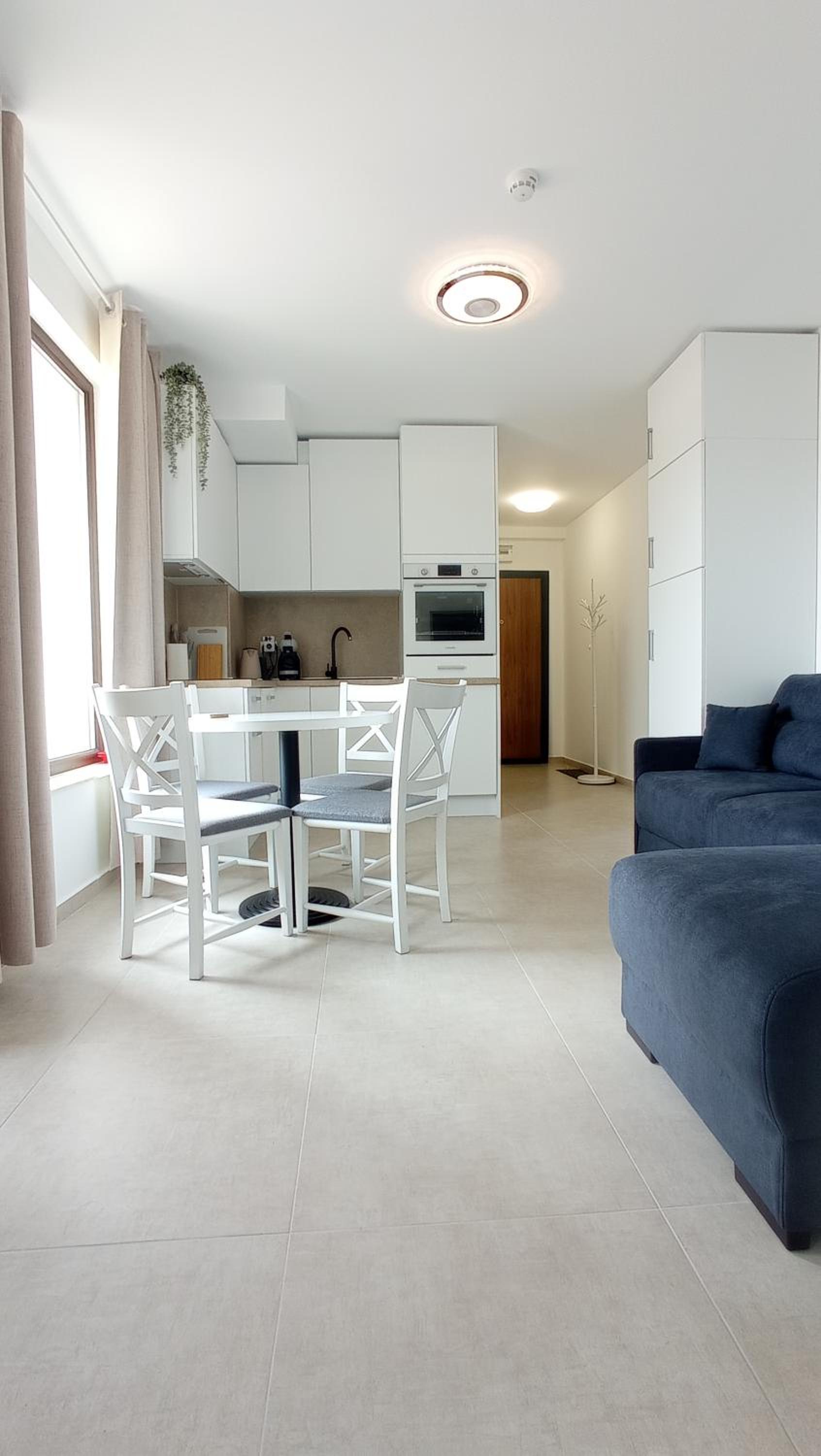 One-Bedroom Apartment with Balcony photo 1