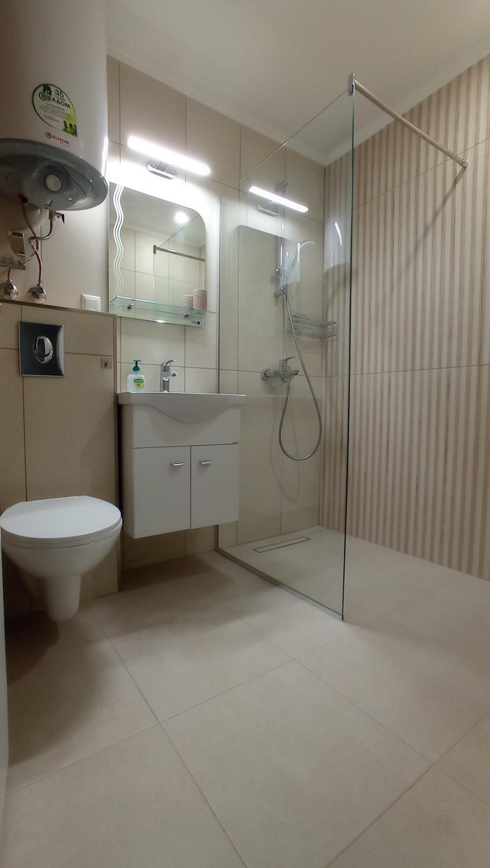 One-Bedroom Apartment with Balcony photo 3