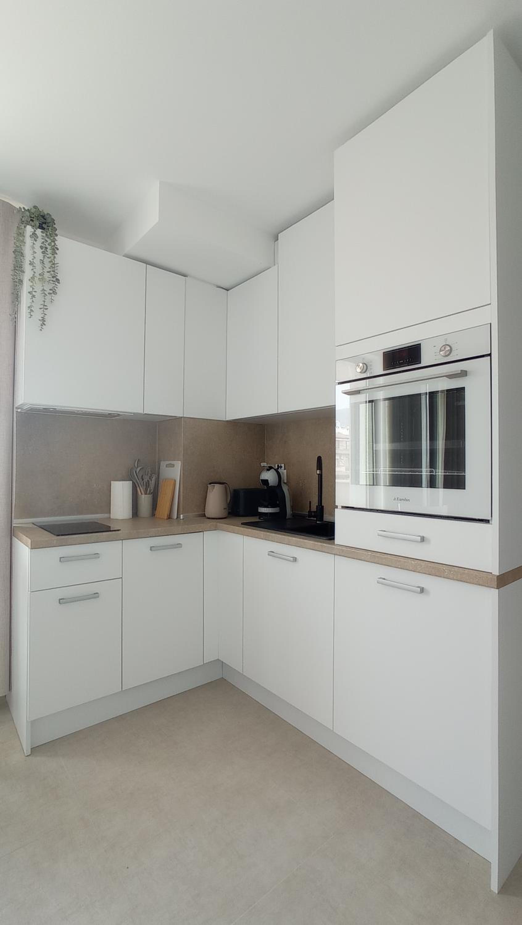 One-Bedroom Apartment with Balcony photo 2