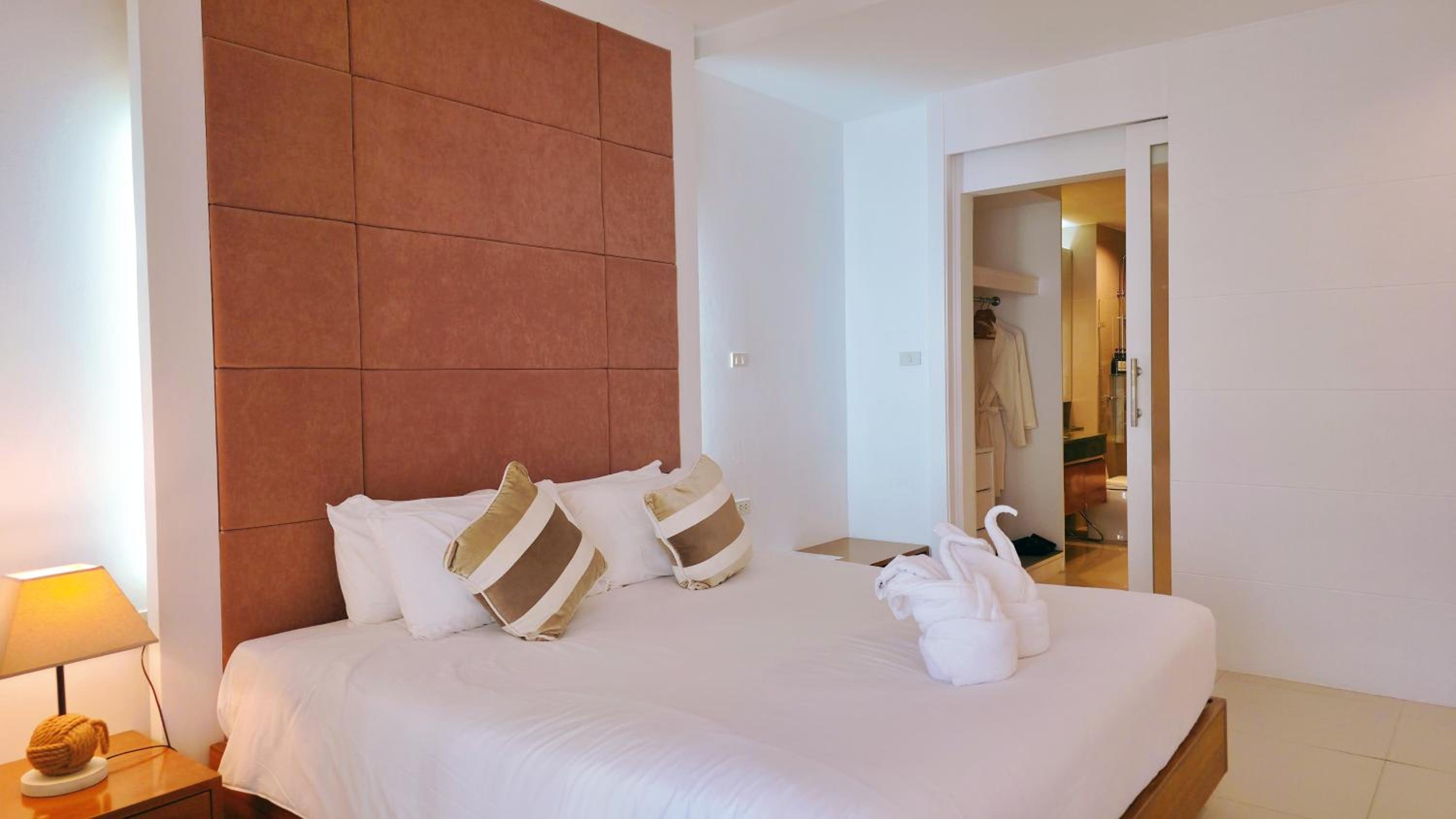 Suite with City View photo 3
