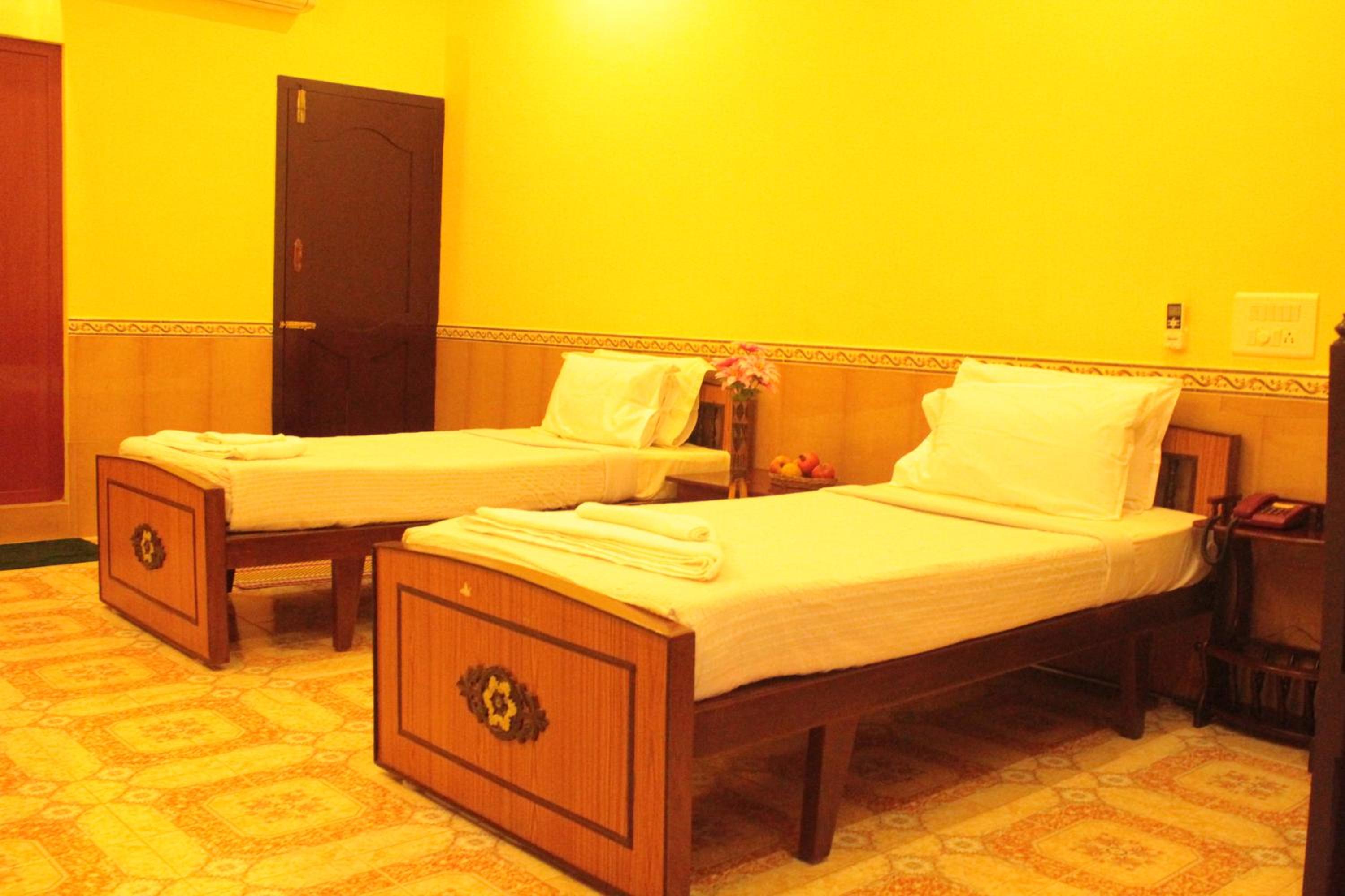 Deluxe Double Room - Photo 9