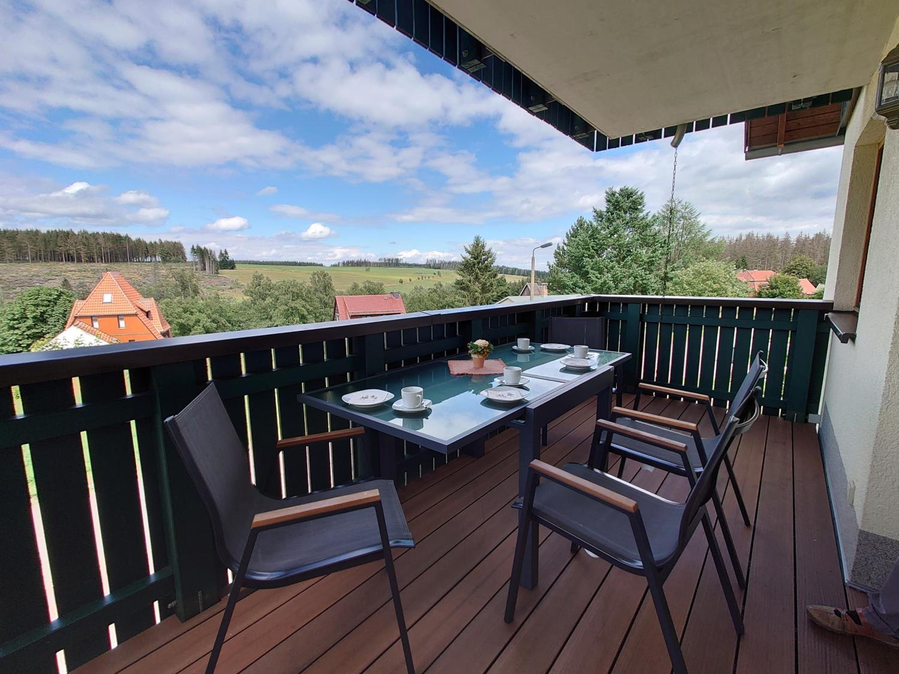 Two-Bedroom Apartment with Mountain View photo 3