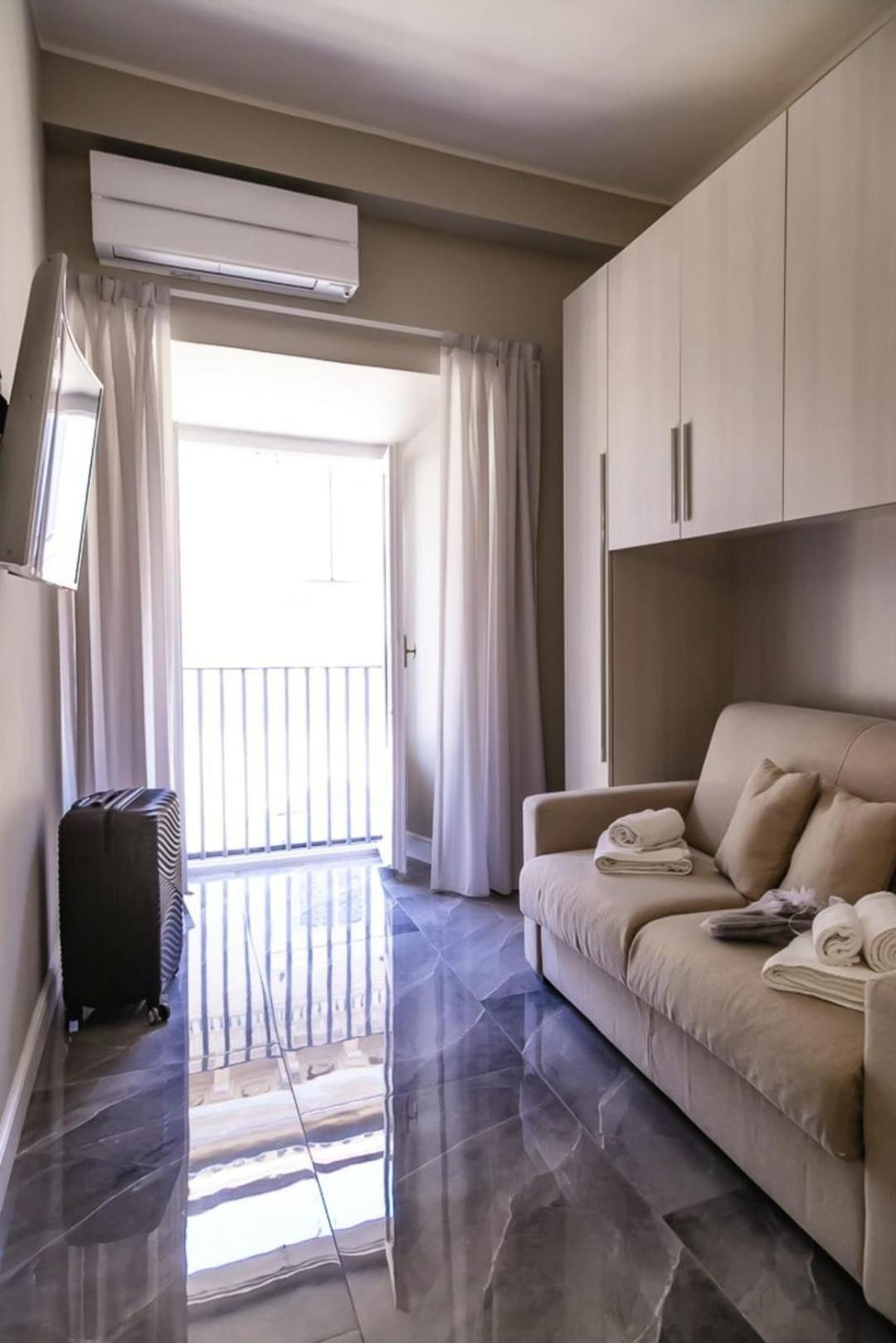 Family Two-Bedroom Apartment with View photo 2