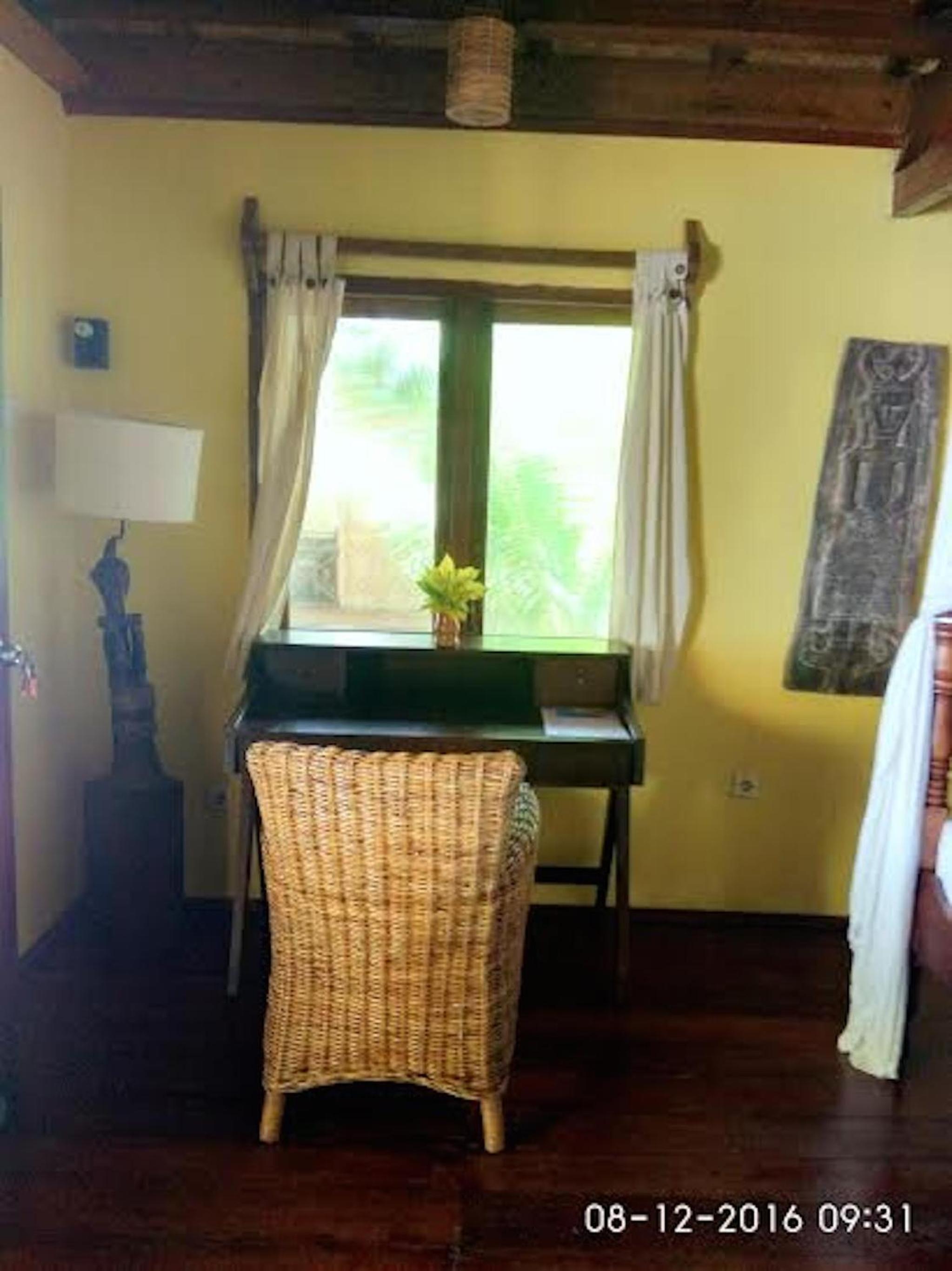Deluxe Double Room with Side Sea View photo 1