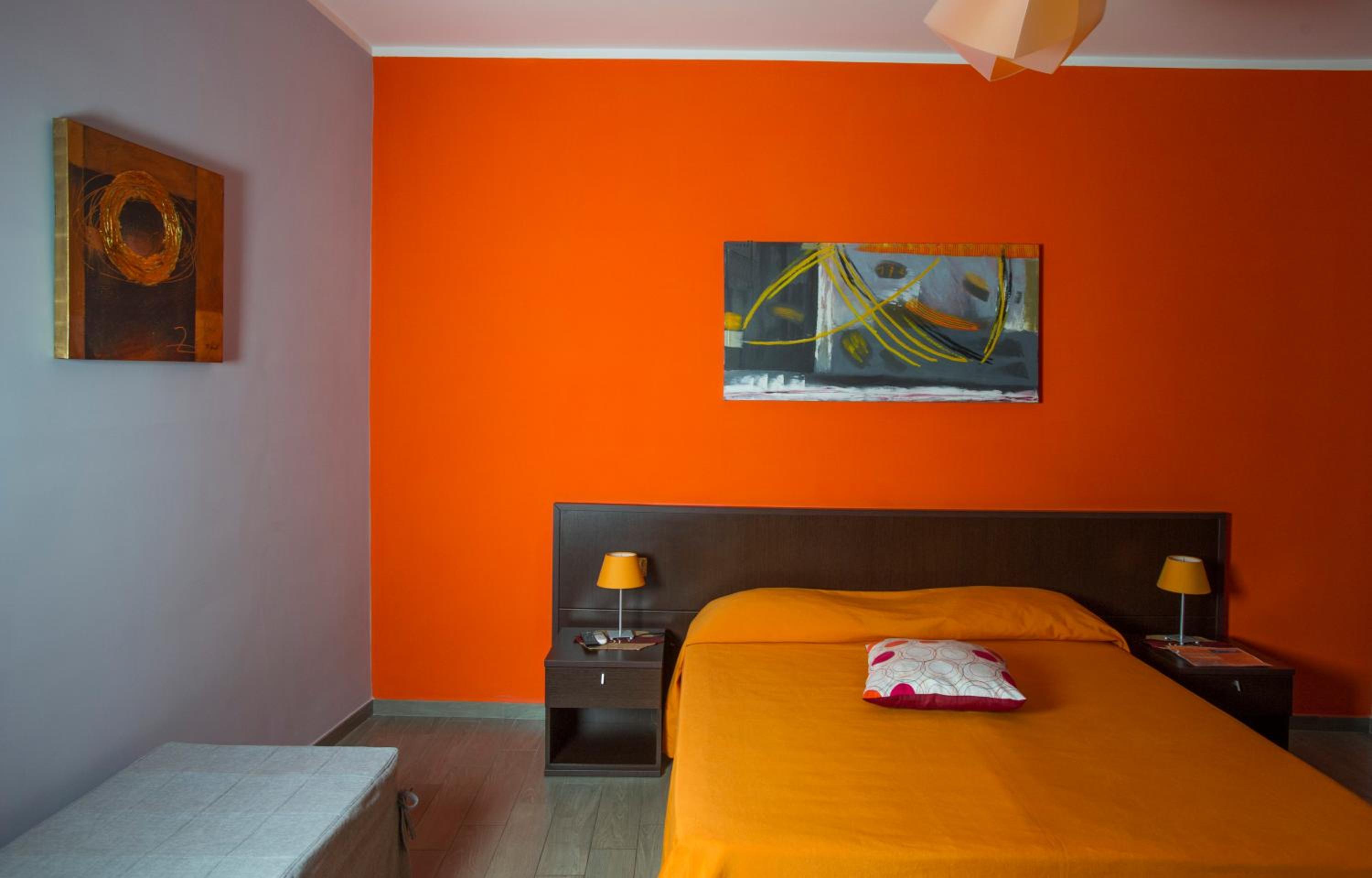 Standard Triple Room photo 2