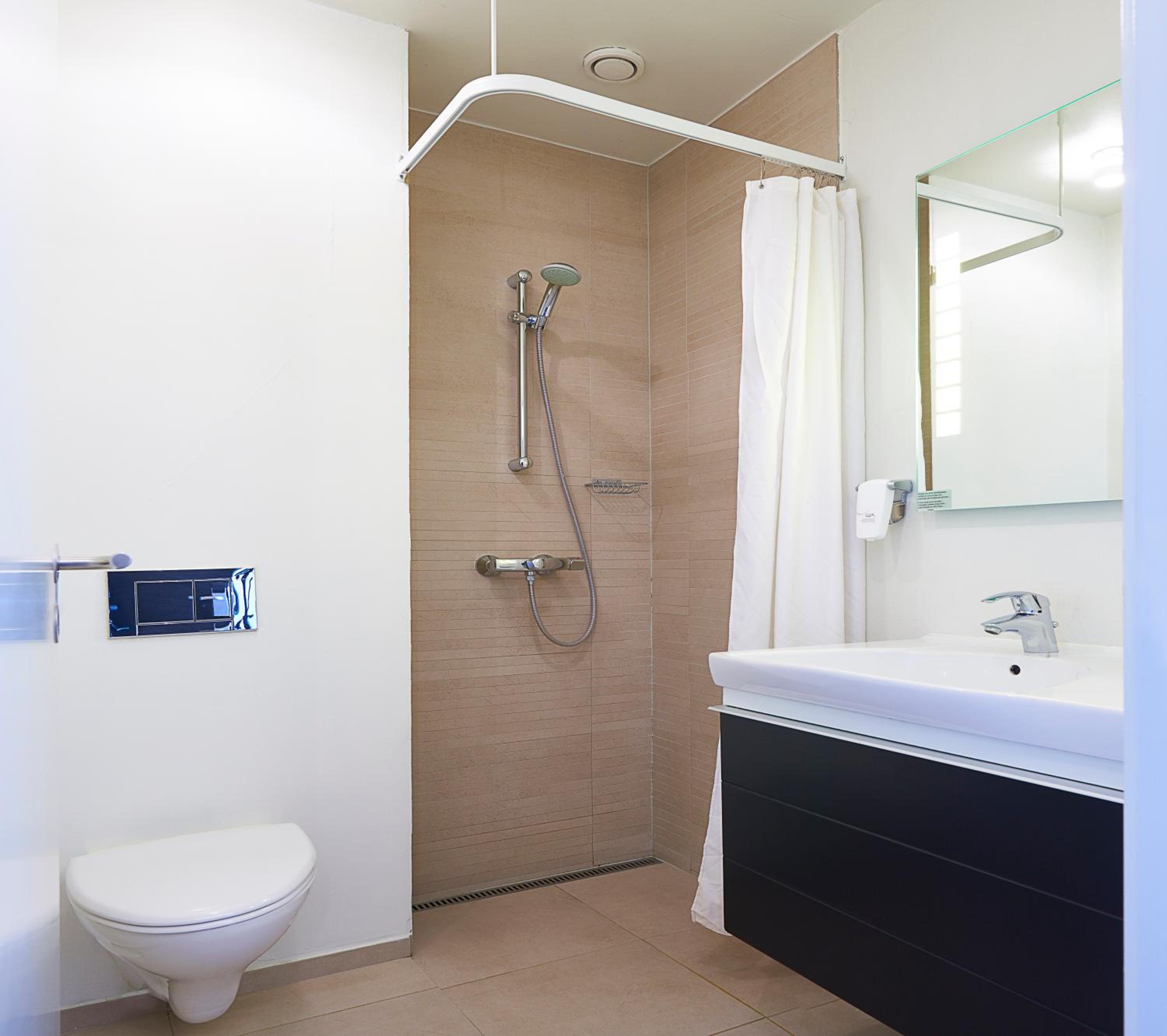 Standard Twin Room - Photo 5