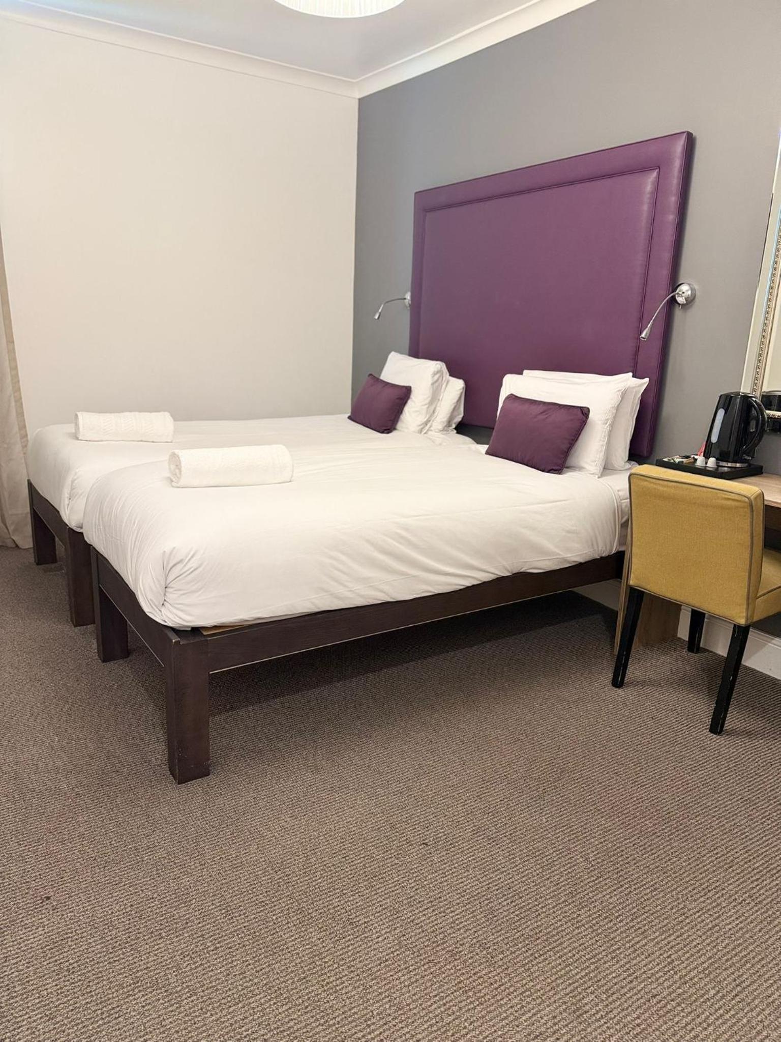 Standard Twin Room photo 2
