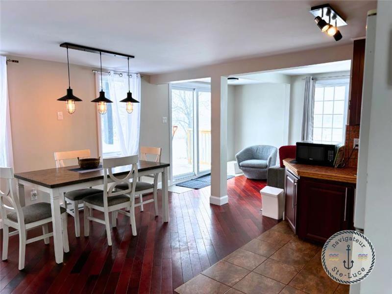 Two-Bedroom House photo 3