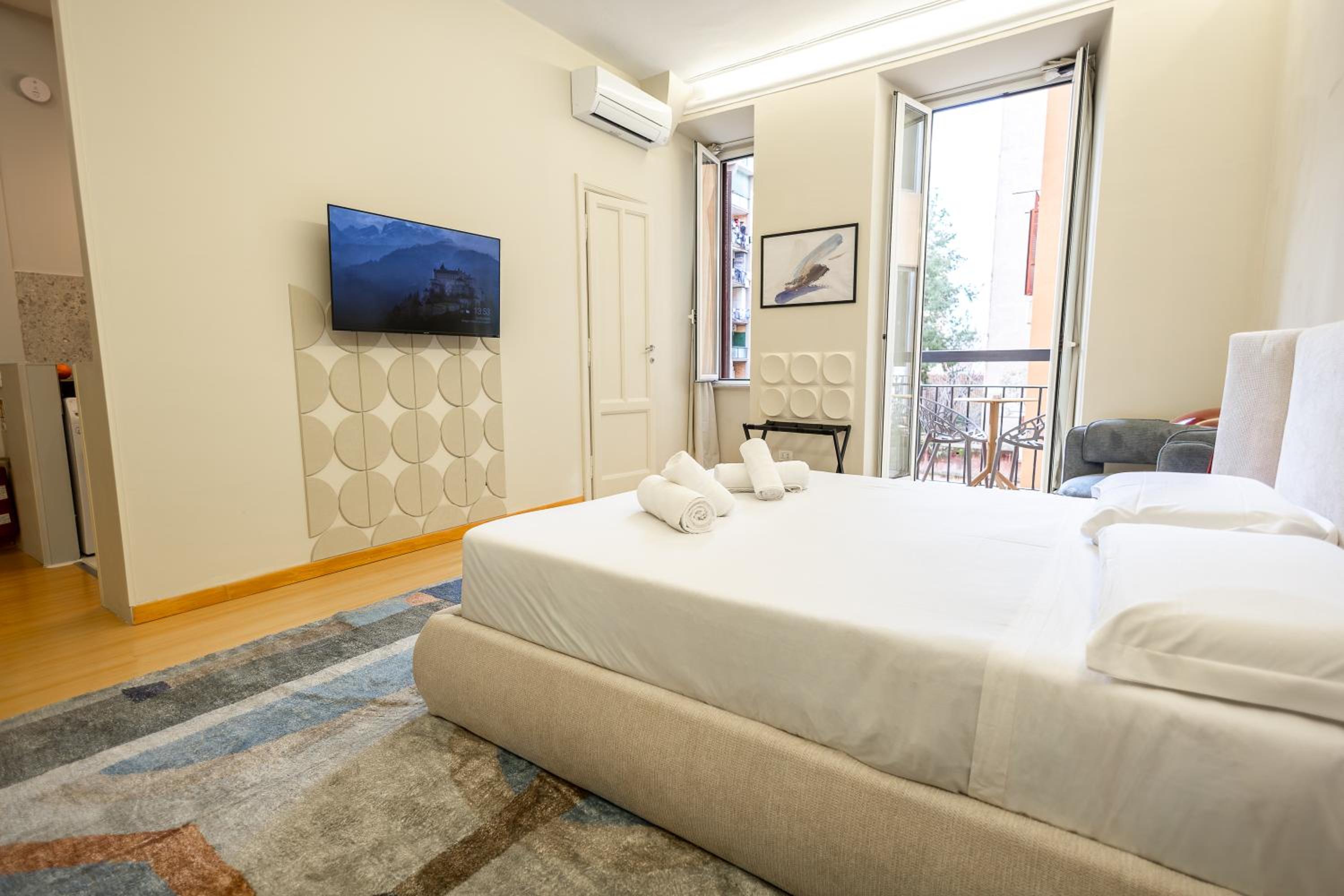 Apartment photo 2