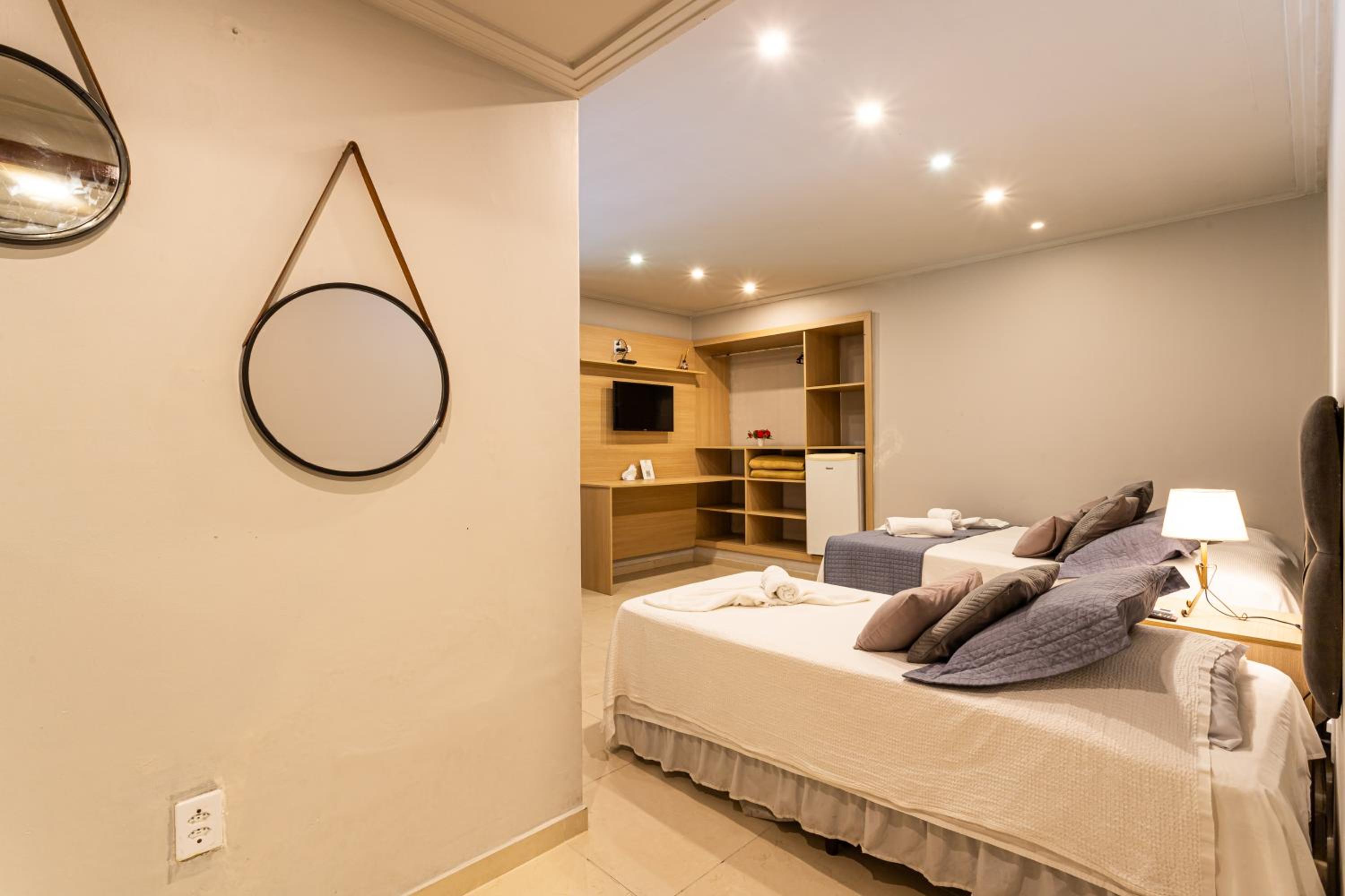 Economy Triple Room photo 2