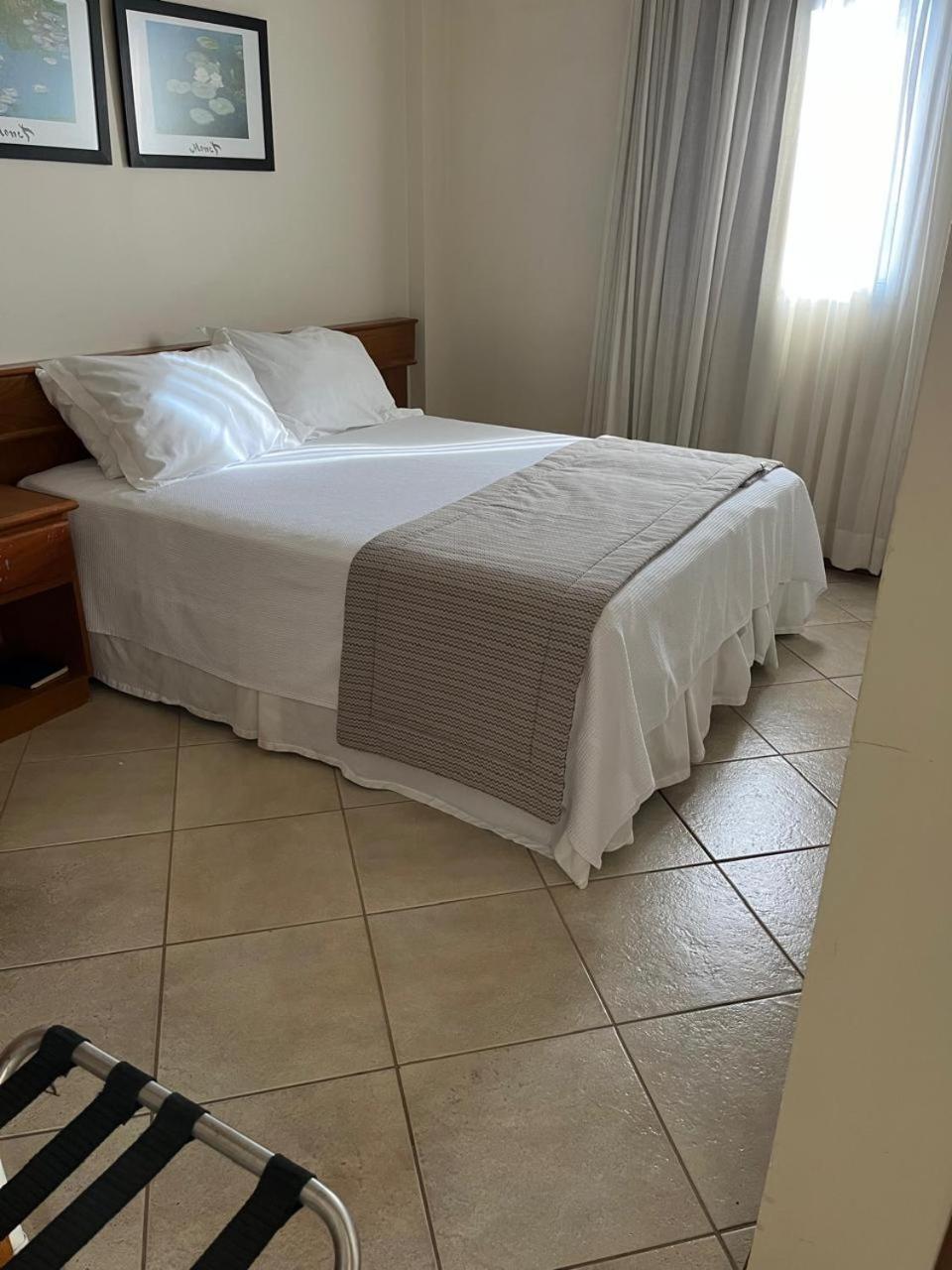 Standard Queen Room photo 2