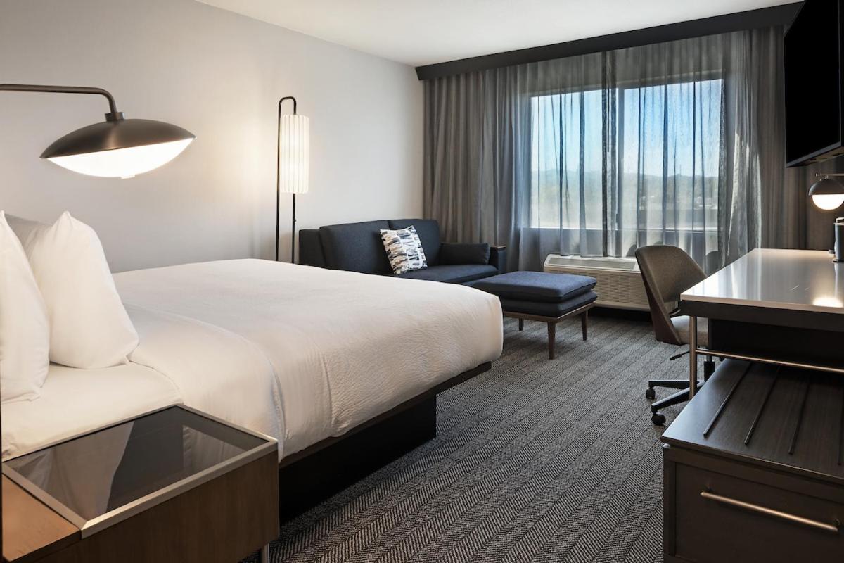 Standard King Room with Sofa Bed and Limited View