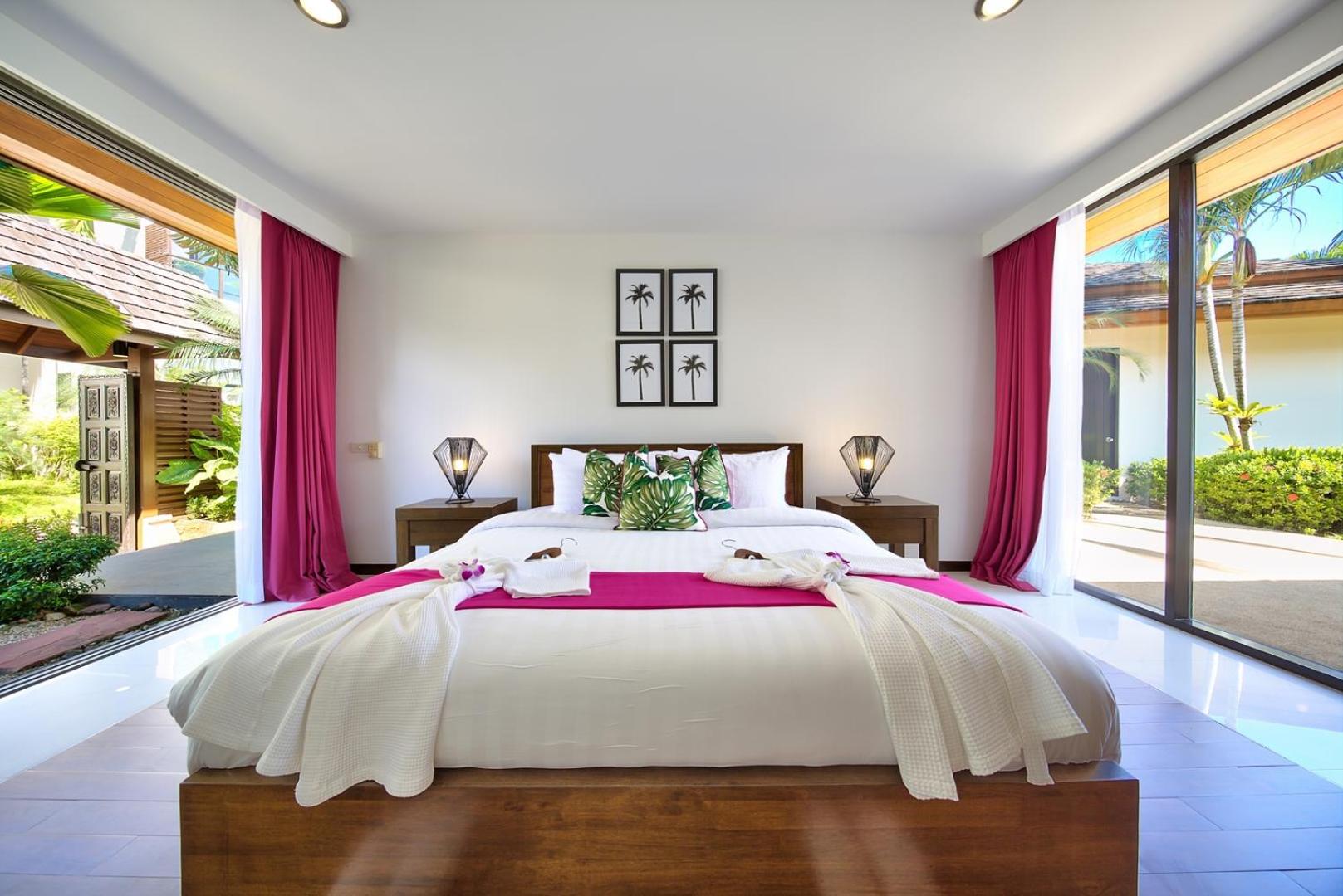 Baan Feung Fah 4BR Beachfront Villa| Infinity Pool, Kayaks photo 1